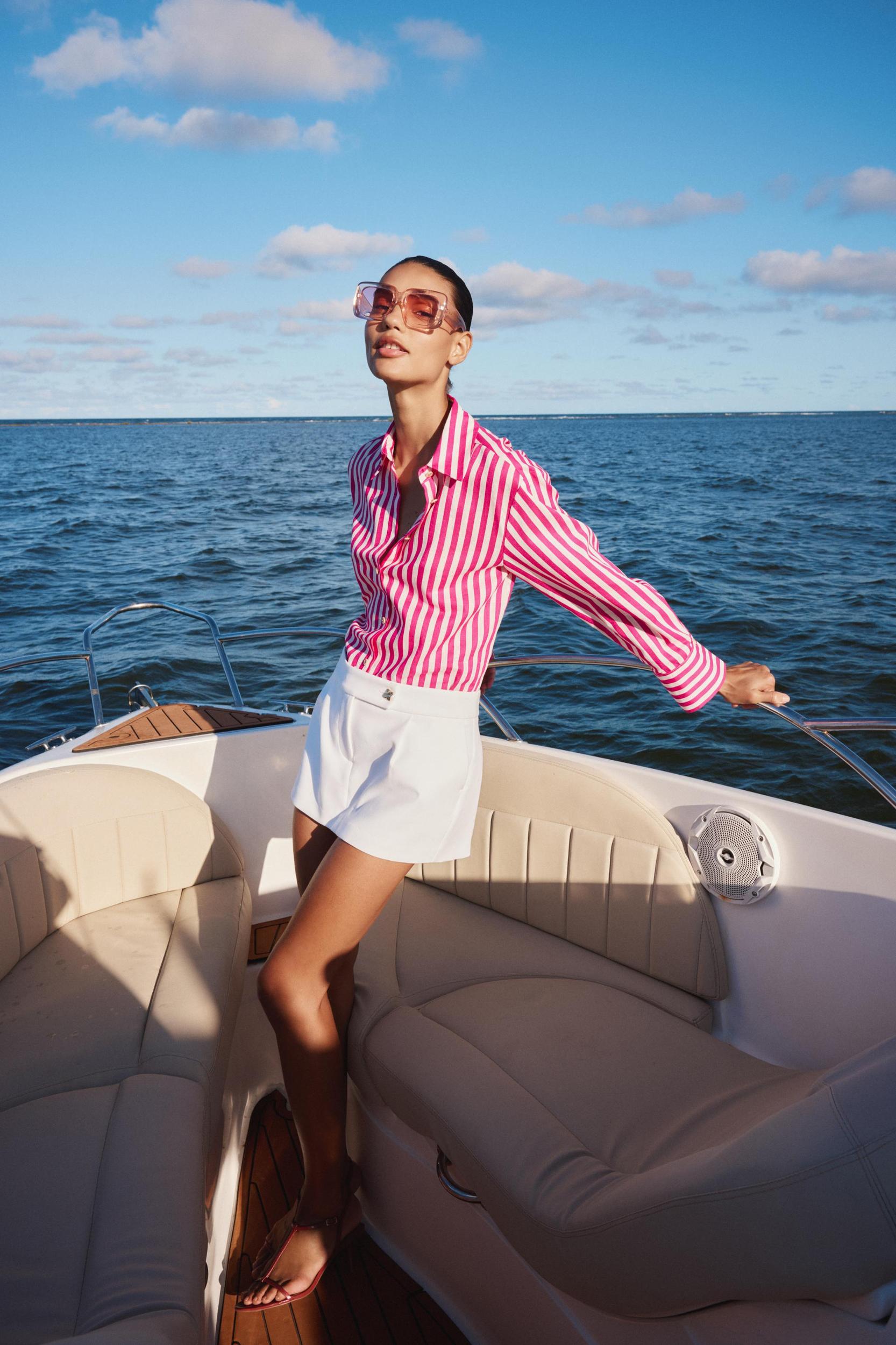 CREPE BUTTON SKORT Product Image