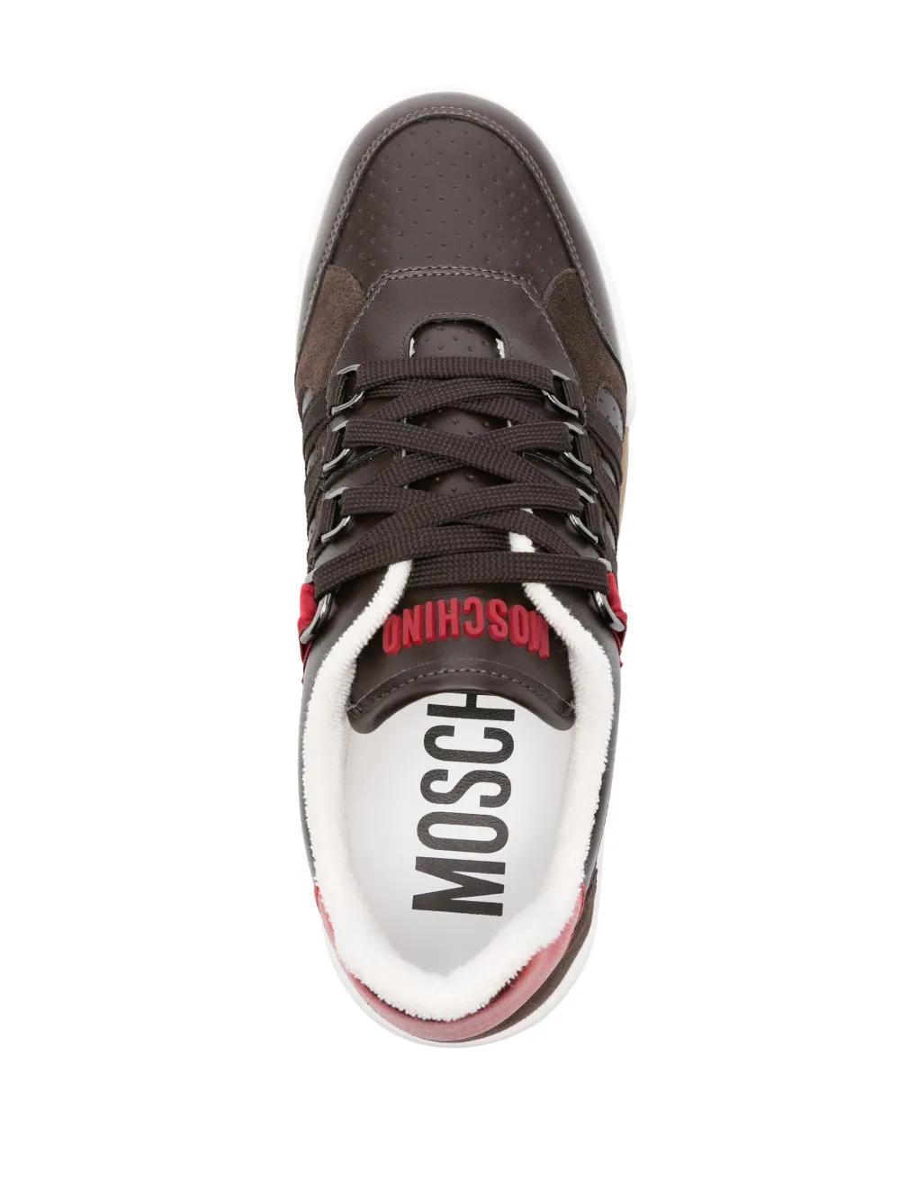 embossed-logo low-top sneakers  Product Image