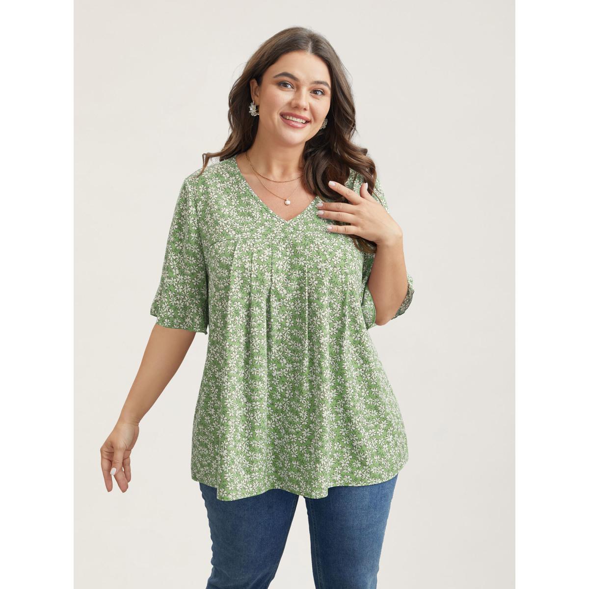 Plus Size Blush Ditsy Floral Pleated Flared Sleeve Shirt Women Timeless Half Sleeve V-neck Elegant Blouses BloomChic 26/4X Product Image