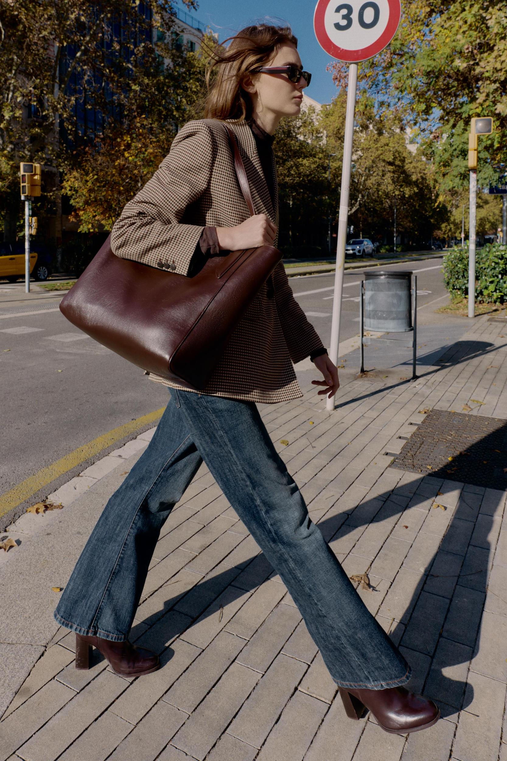 OVERSIZED DOUBLE-BREASTED BLAZER Product Image