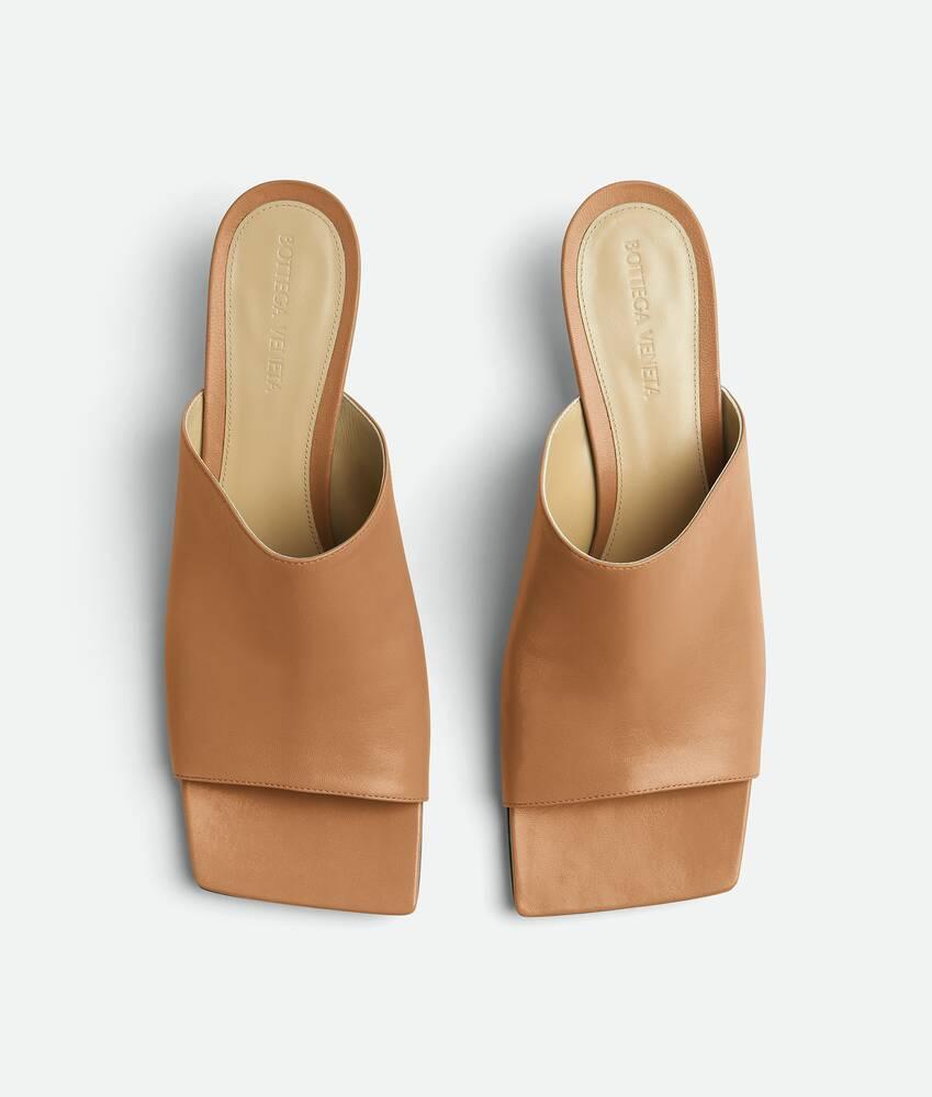 Women's Stretch Mule in Saddle Product Image
