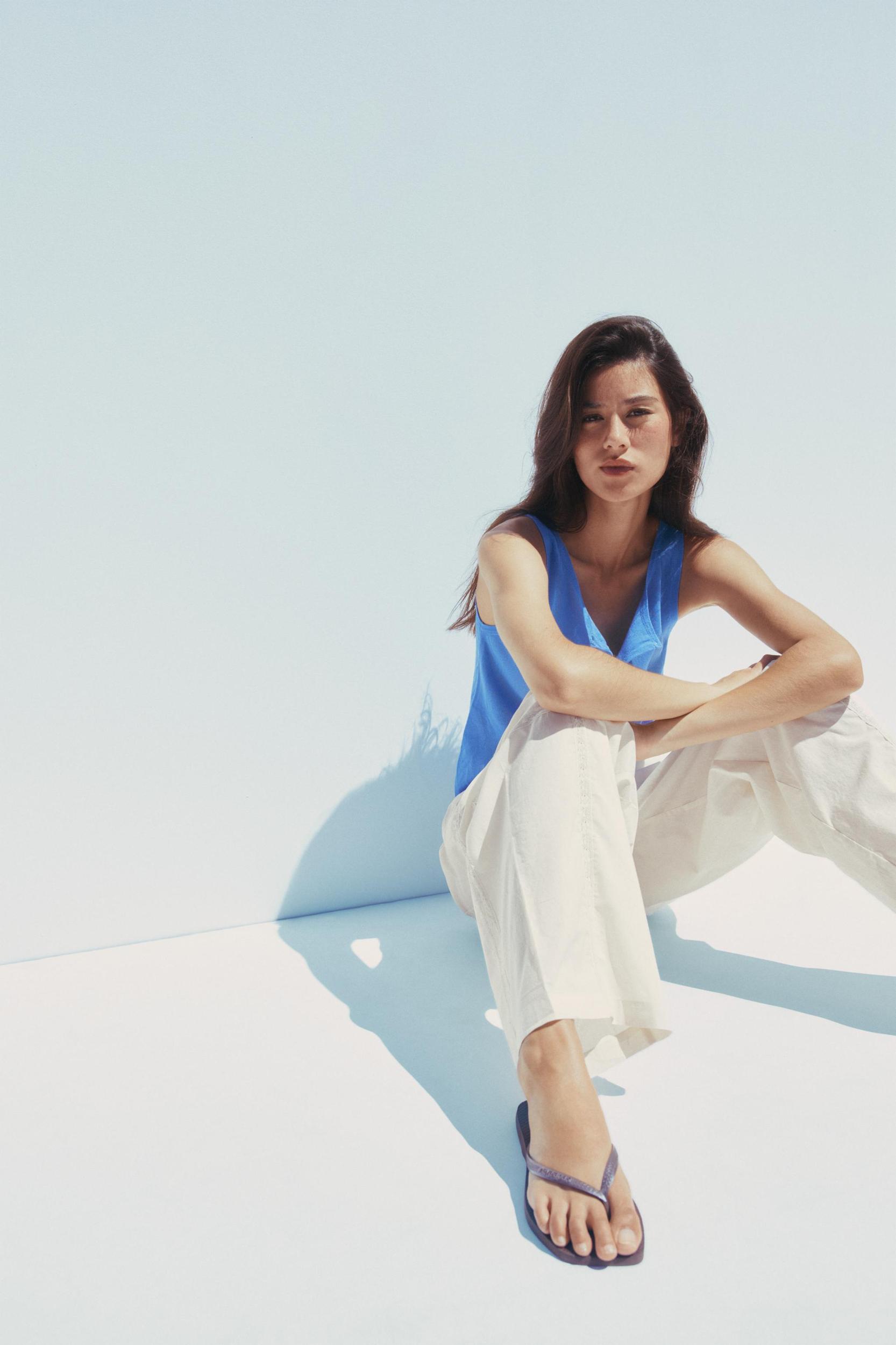 RUFFLED KNIT TOP Product Image