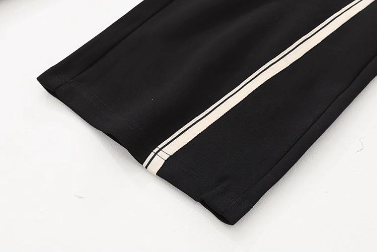 RT No. 11424 BLACK SIDE STRIPED STRAIGHT PANTS Product Image