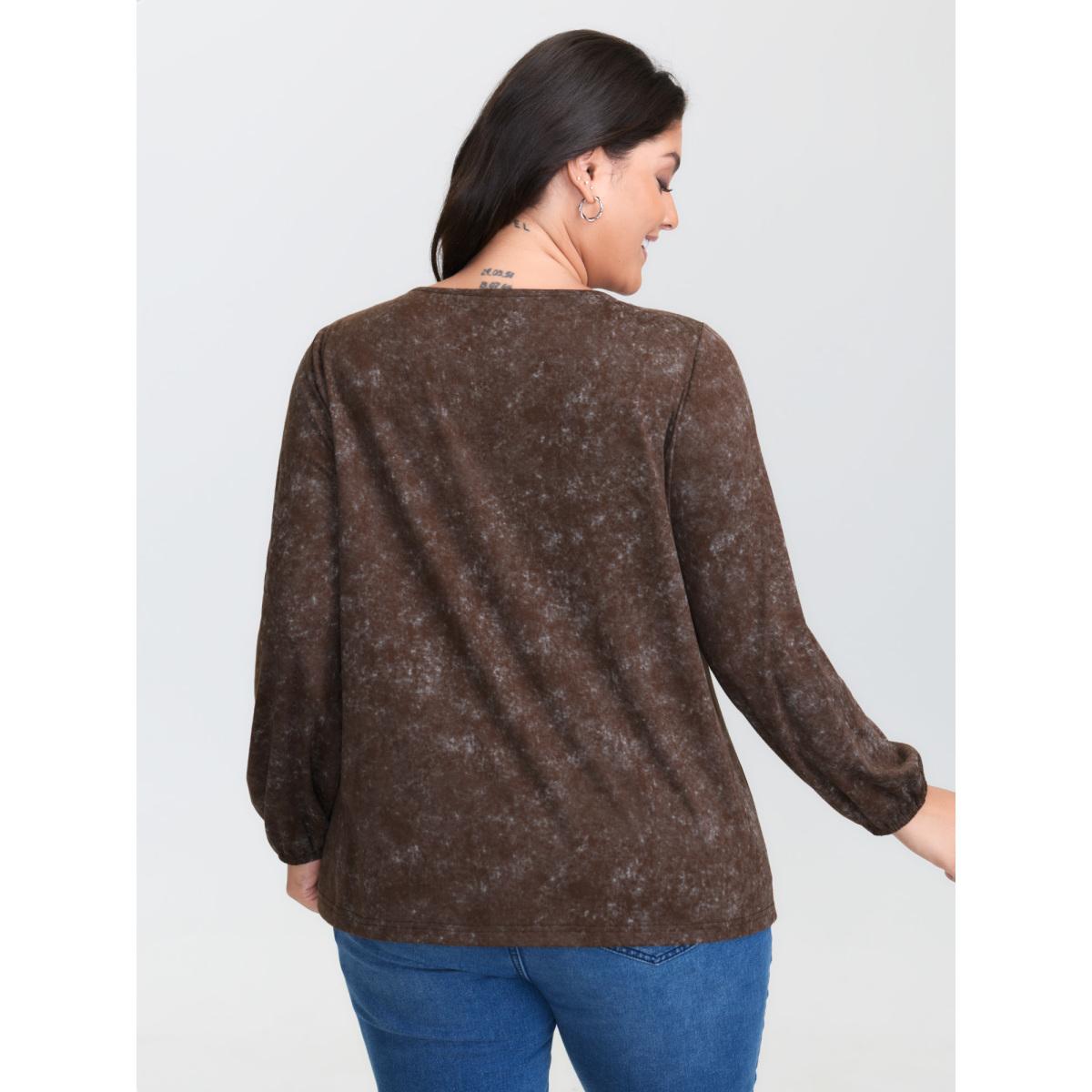 Plus Size Holiday Cat Snowflake Effect T-Shirt DarkBrown Women Leisure Cut-Out Christmas Round Neck Casual T-shirts BloomChic 12/L Product Image