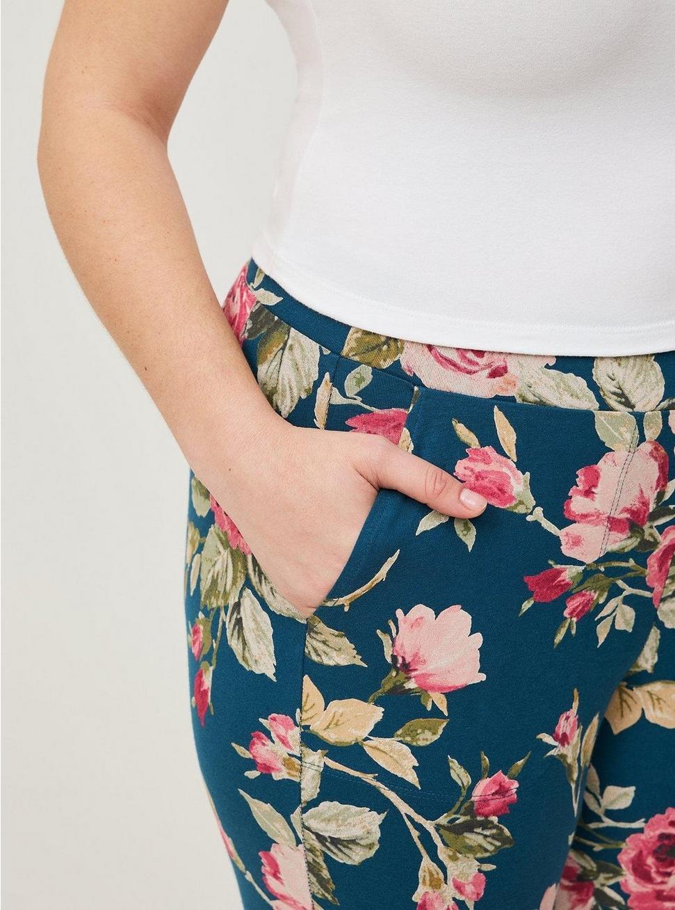 Pedal Pusher Pocket Legging Product Image