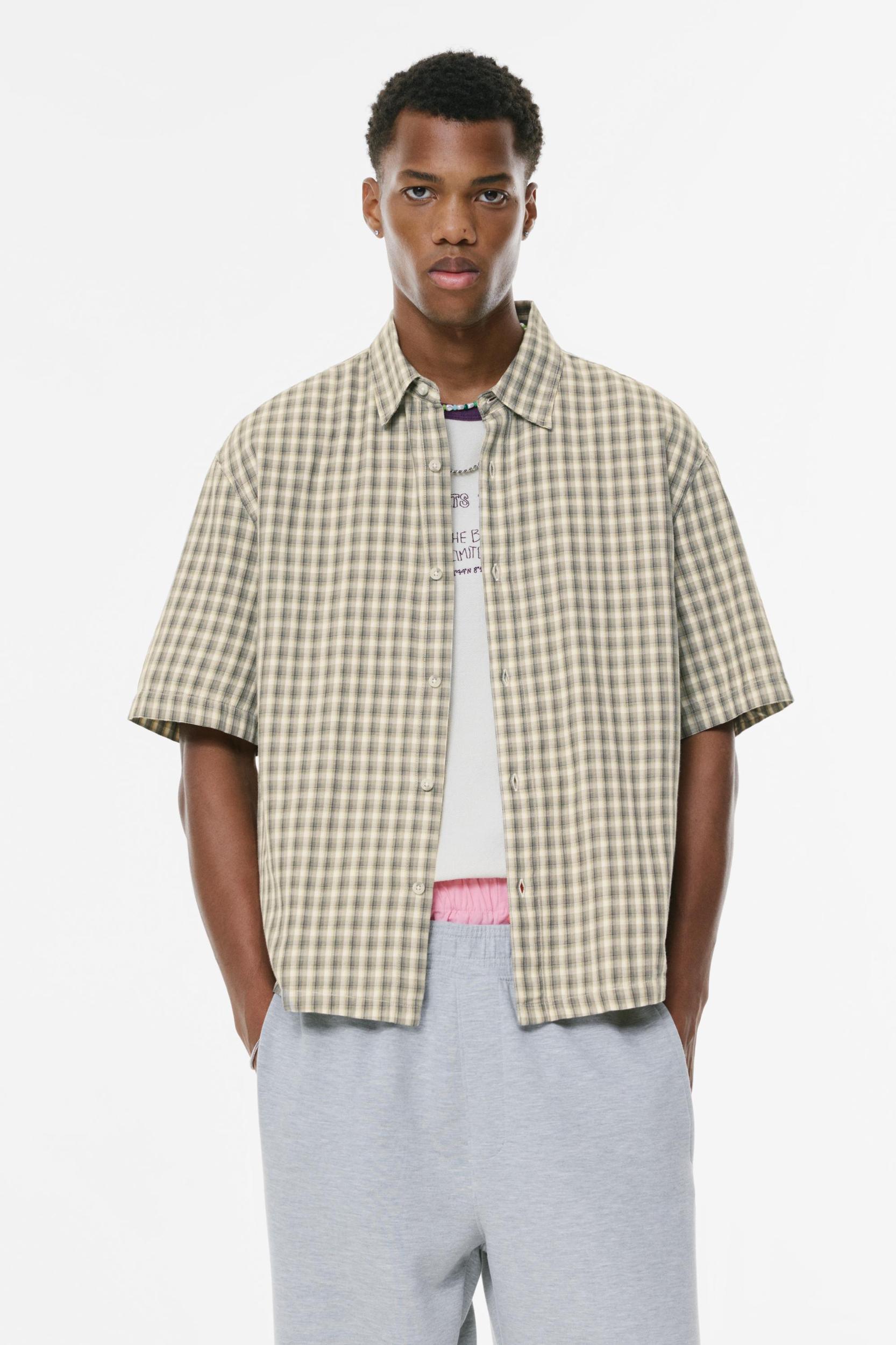 Short sleeve check shirt Product Image