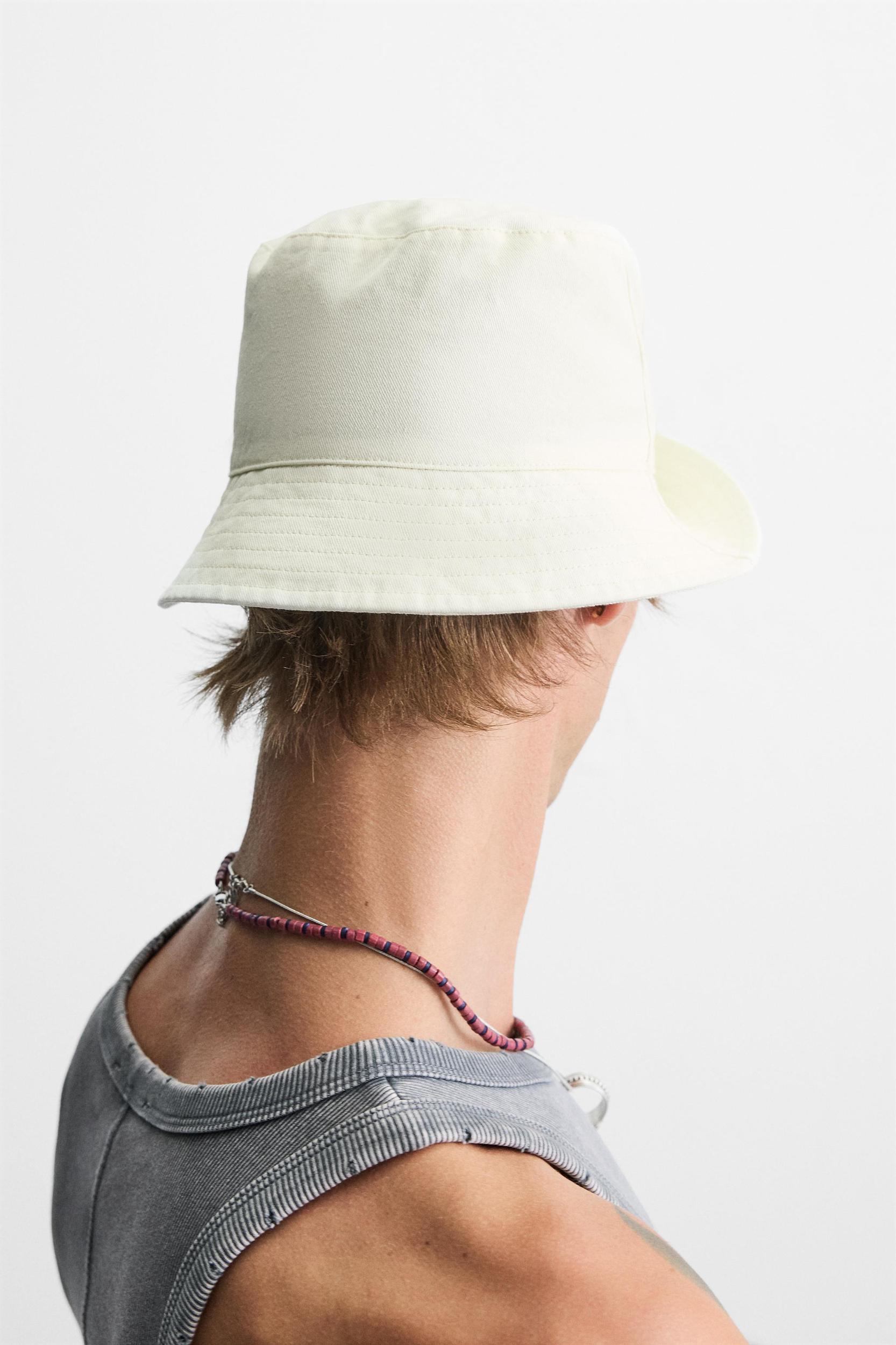 CONTRAST EMBROIDERY BUCKET HAT Product Image