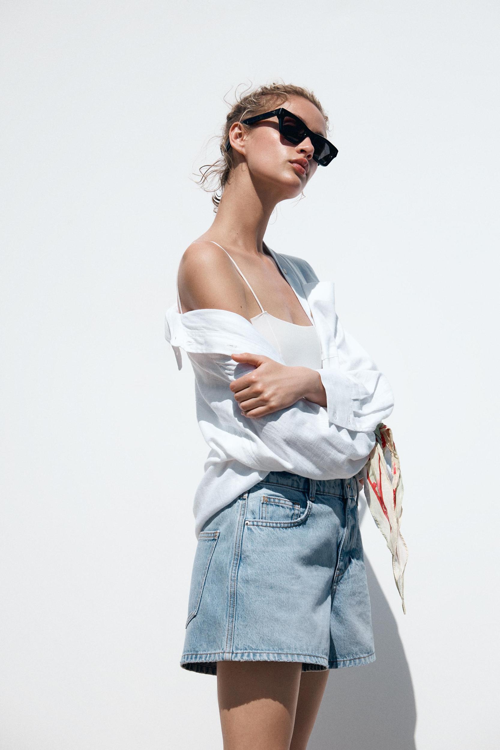 Z1975 MOM FIT MID-RISE SHORTS Product Image