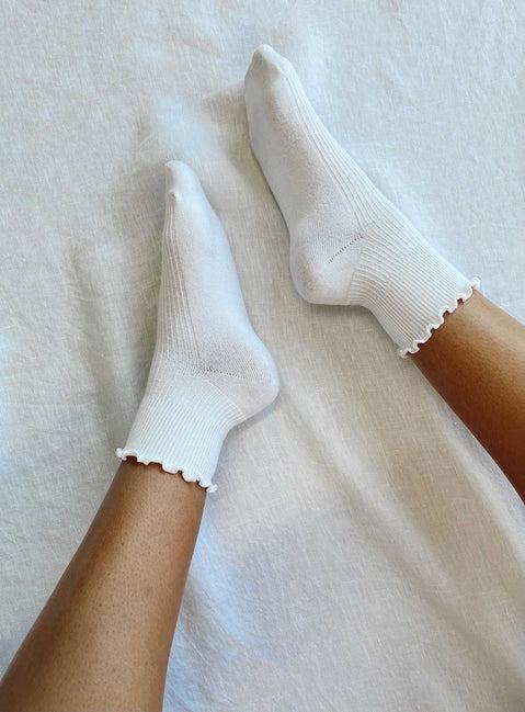 Ribbed Ruffle Socks White Product Image