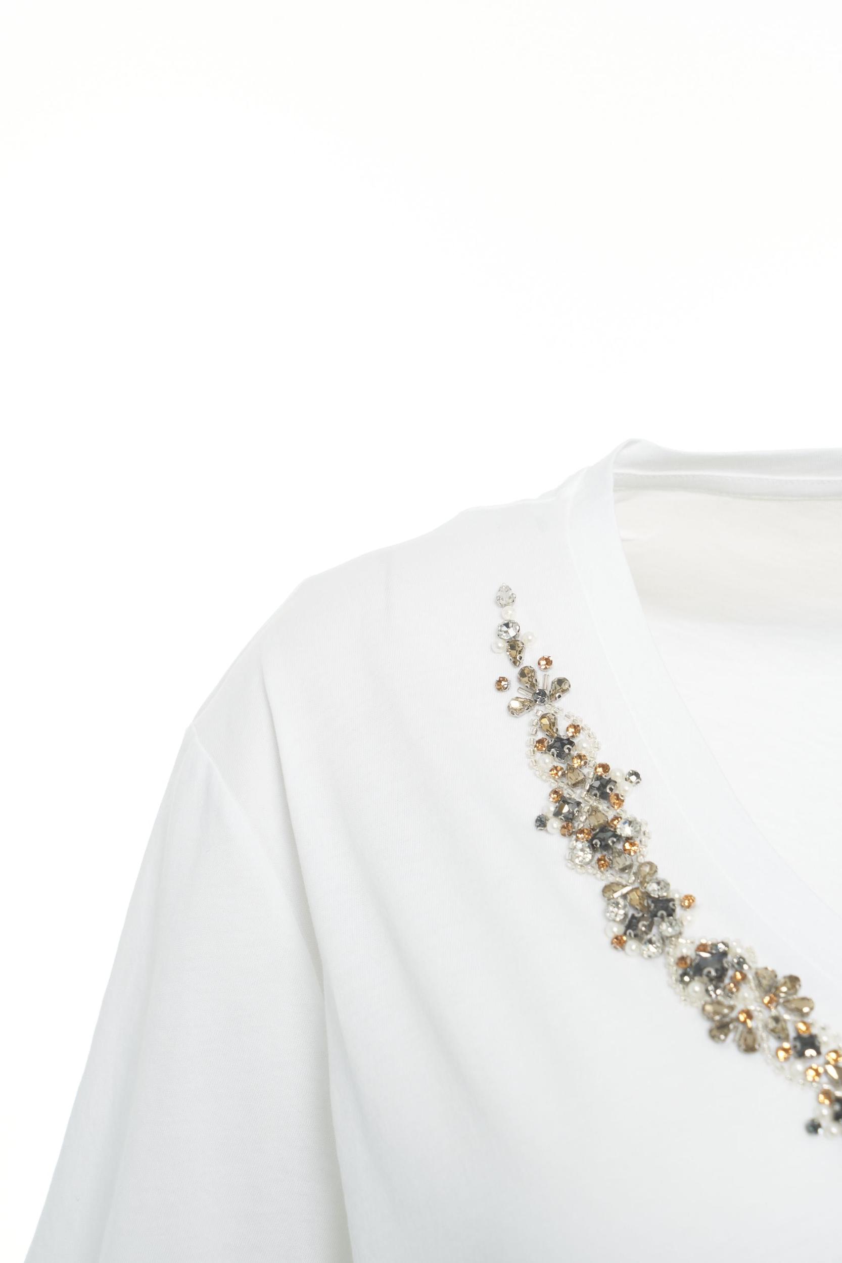 T-shirt with rhinestones Product Image
