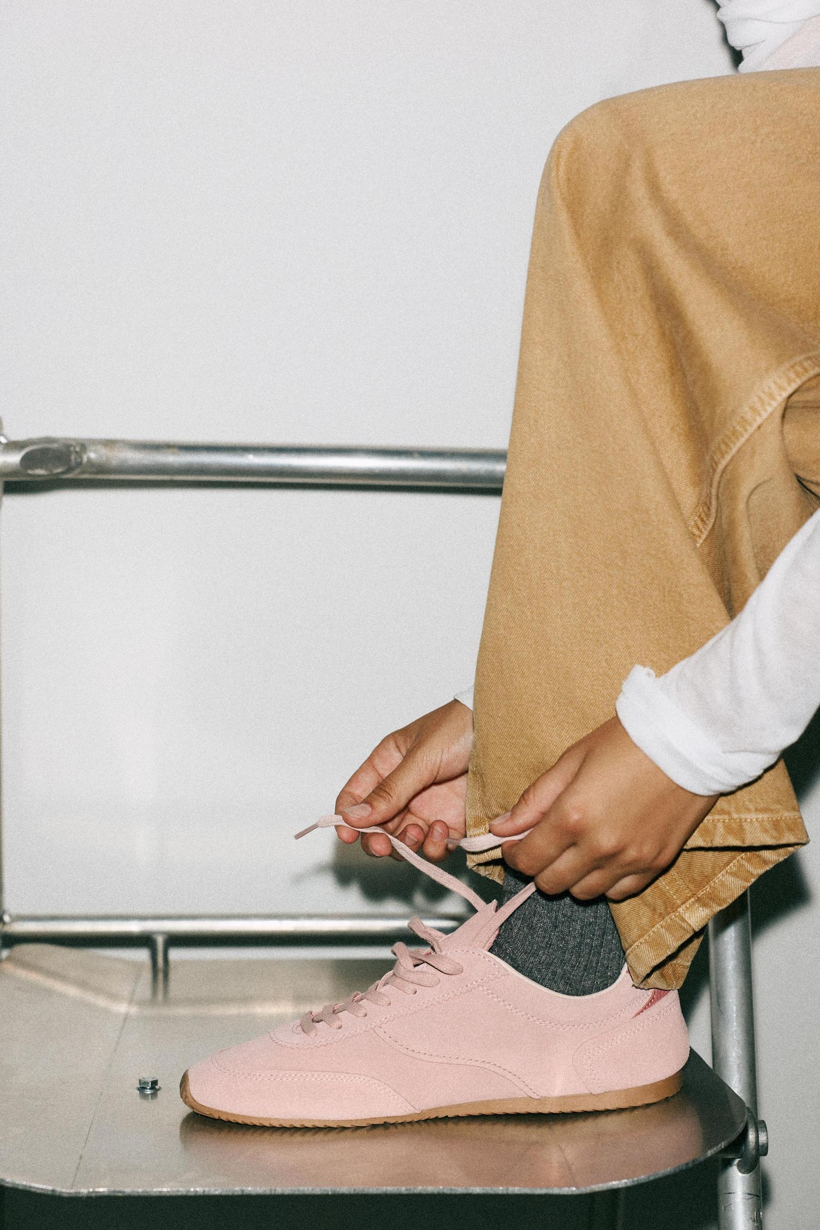 CONTRAST LEATHER SNEAKERS Product Image