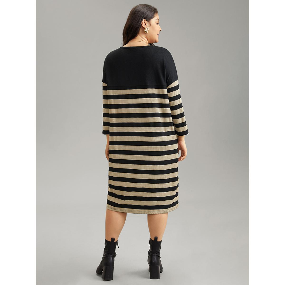 Plus Size Contrast Striped Pocket Knit Dress Black Women Casual Contrast Round Neck Long Sleeve Curvy Midi Dress BloomChic 28/5X Product Image