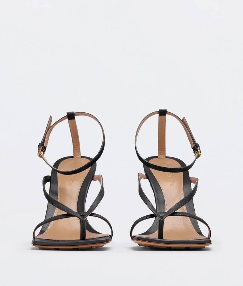 Women's Stretch Strap Sandal in Nero Product Image