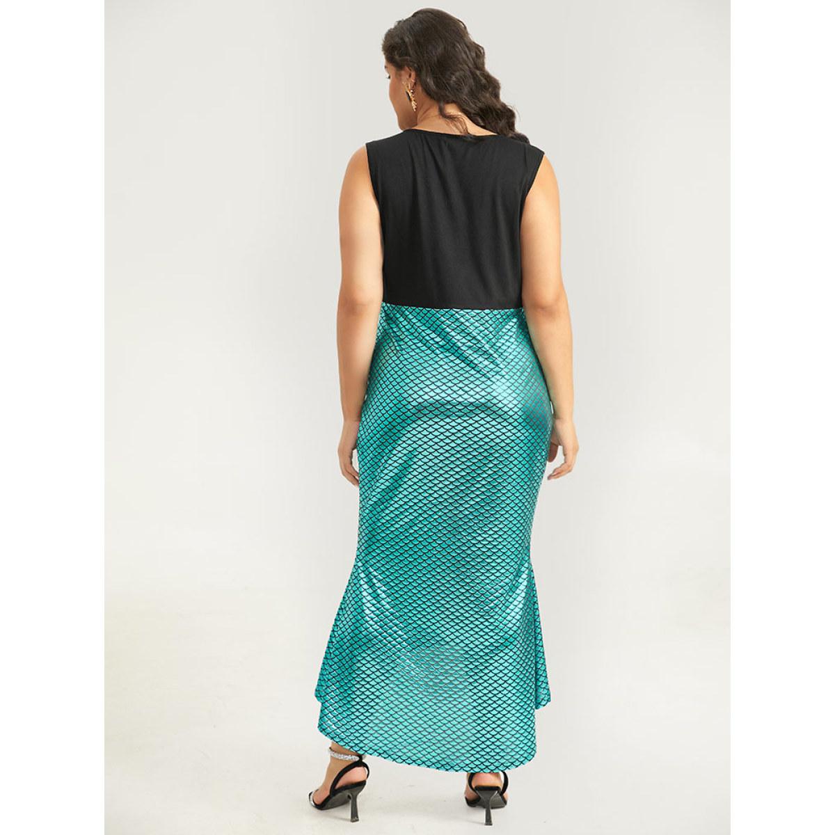 Plus Size Halloween Sequin Patchwork Split Hem Sleeveless Dress Black Women Party Patchwork V-neck Sleeveless Curvy Midi Dress BloomChic 26/4X Product Image