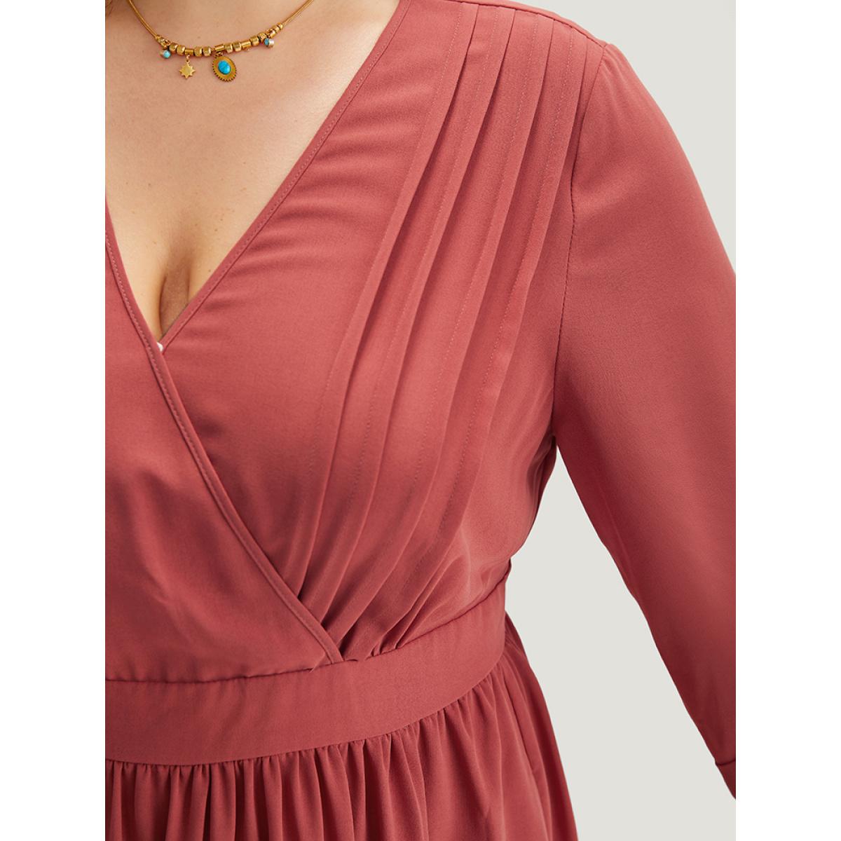 Plus Size Plain Pleated Gathered Wrap Pocket Dress OrangeRed Women Casual Gathered V-neck Elbow-length sleeve Curvy Midi Dress BloomChic 14-16/1X Product Image