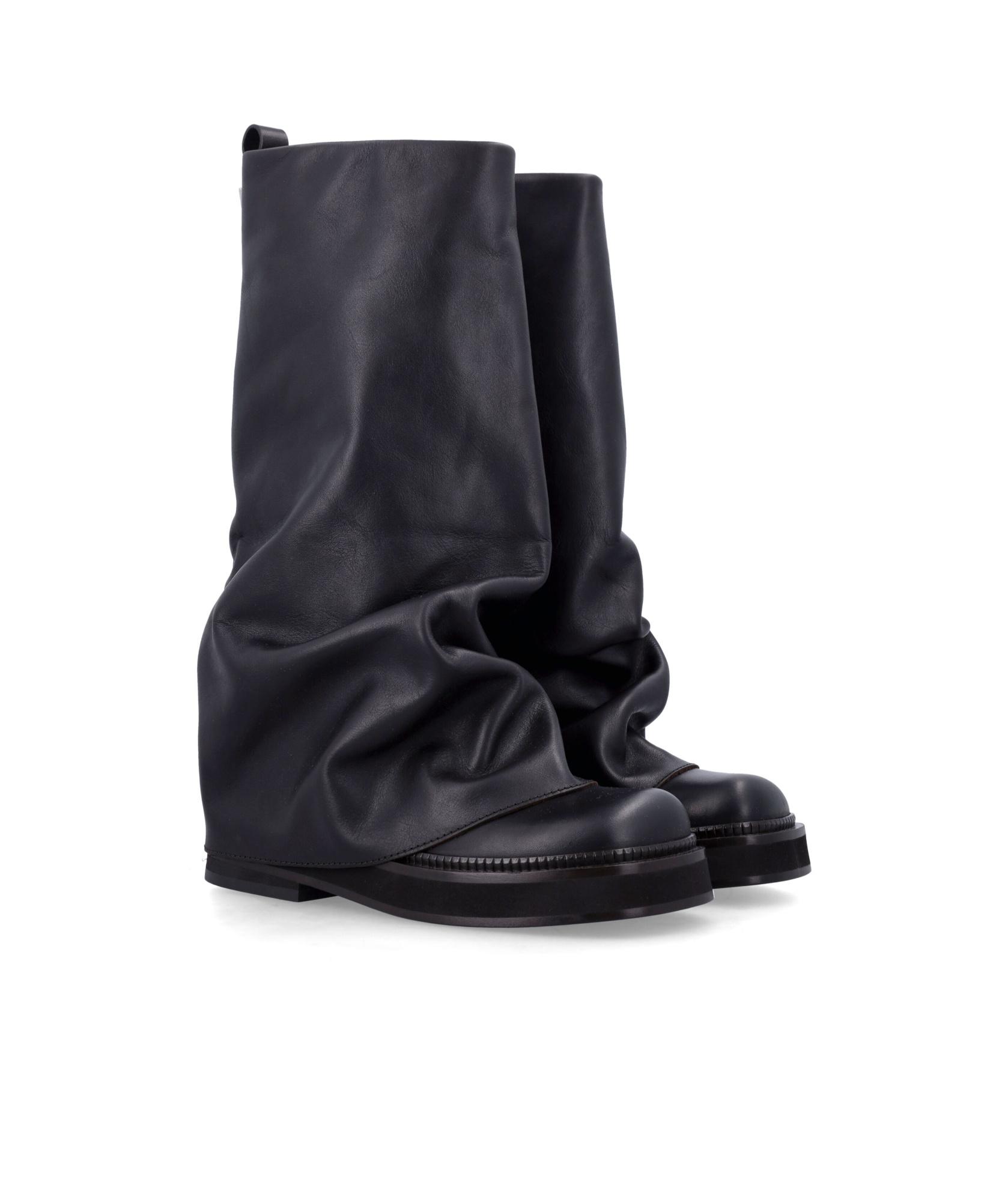 ATTICO Robin Black Boots With Square Toe And Logo Plaque On The Rear In Leather Woman Product Image