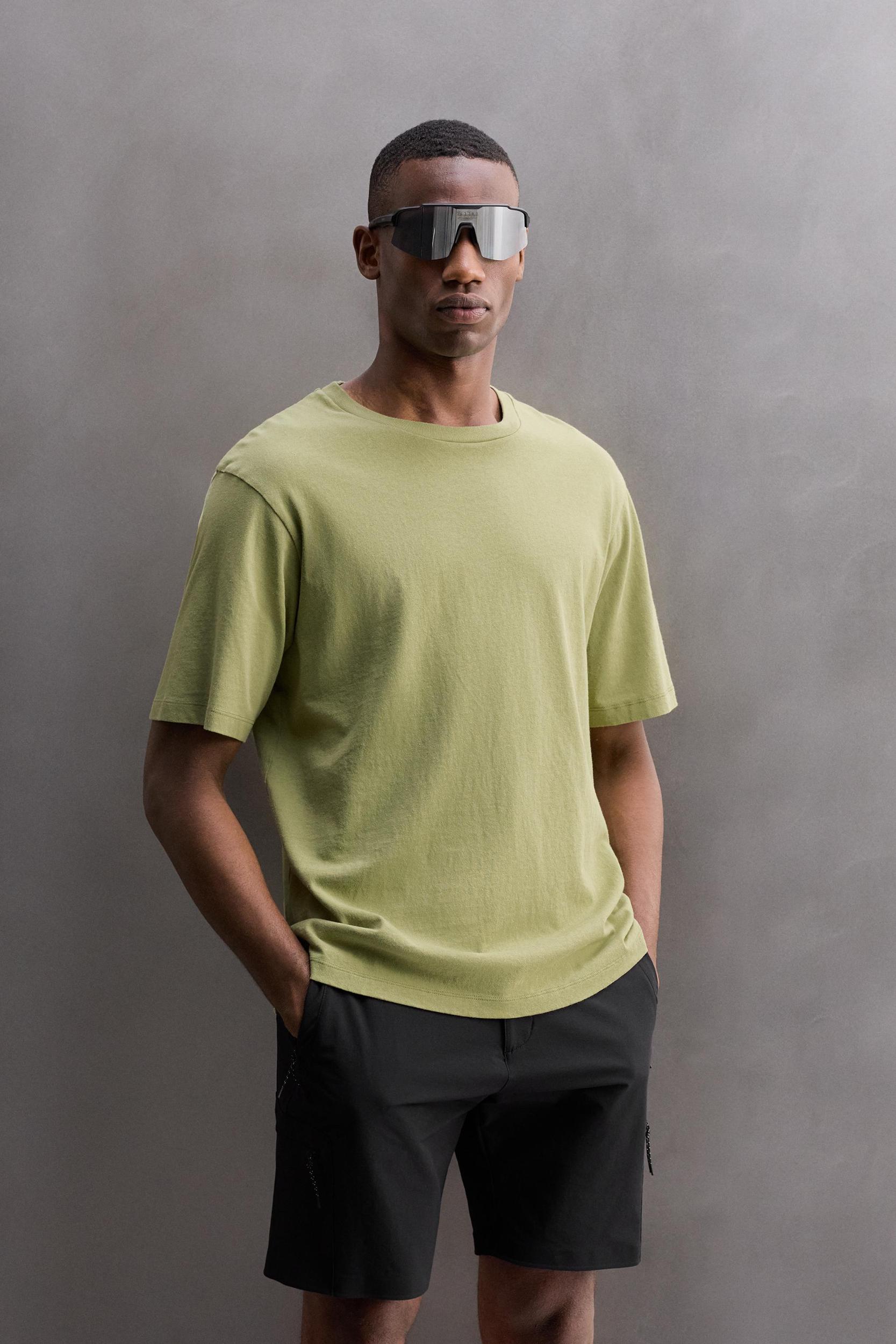 GRAPHIC PRINT T-SHIRT Product Image