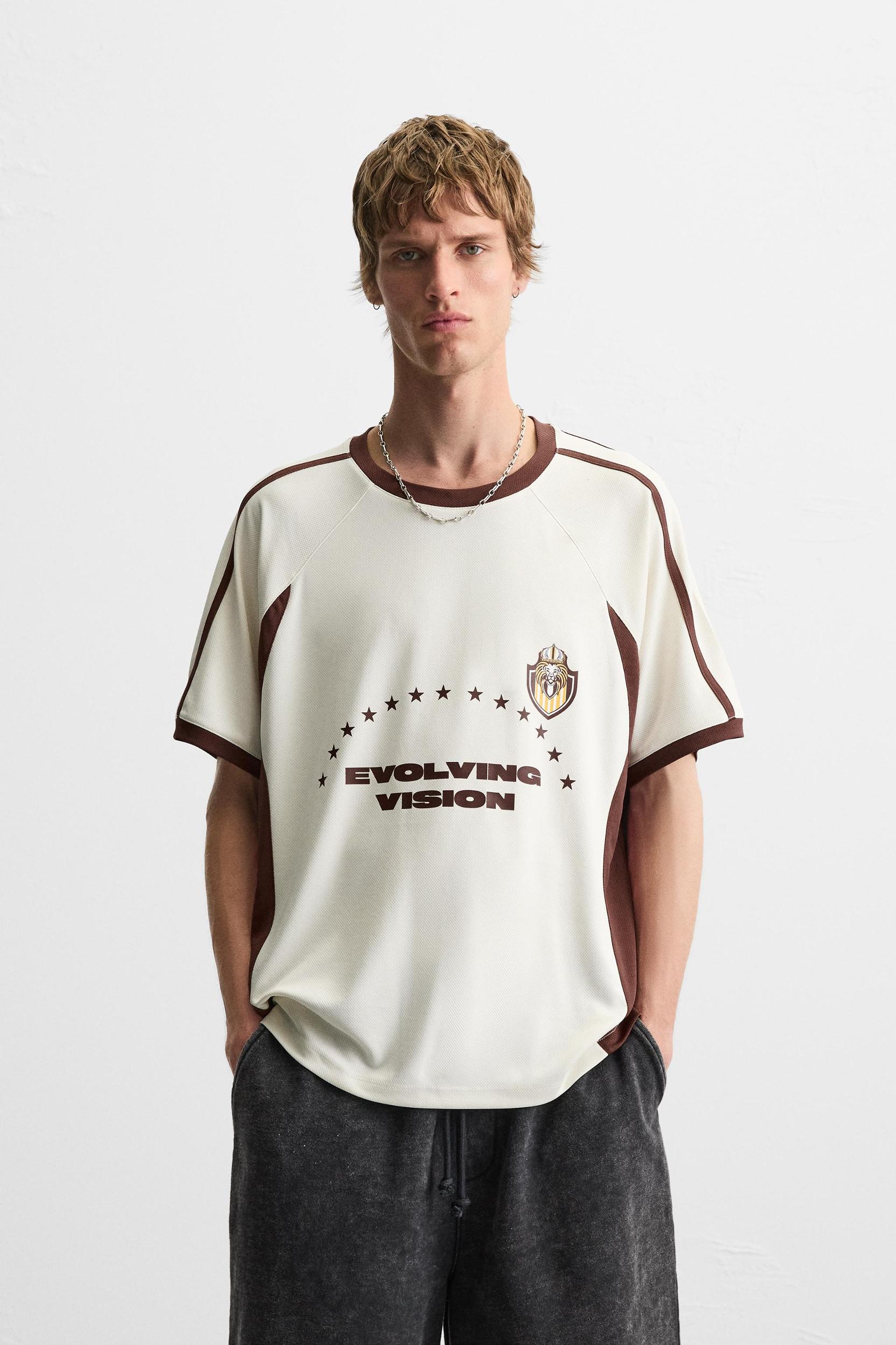 RETRO FOOTBALL PRINT T-SHIRT Product Image
