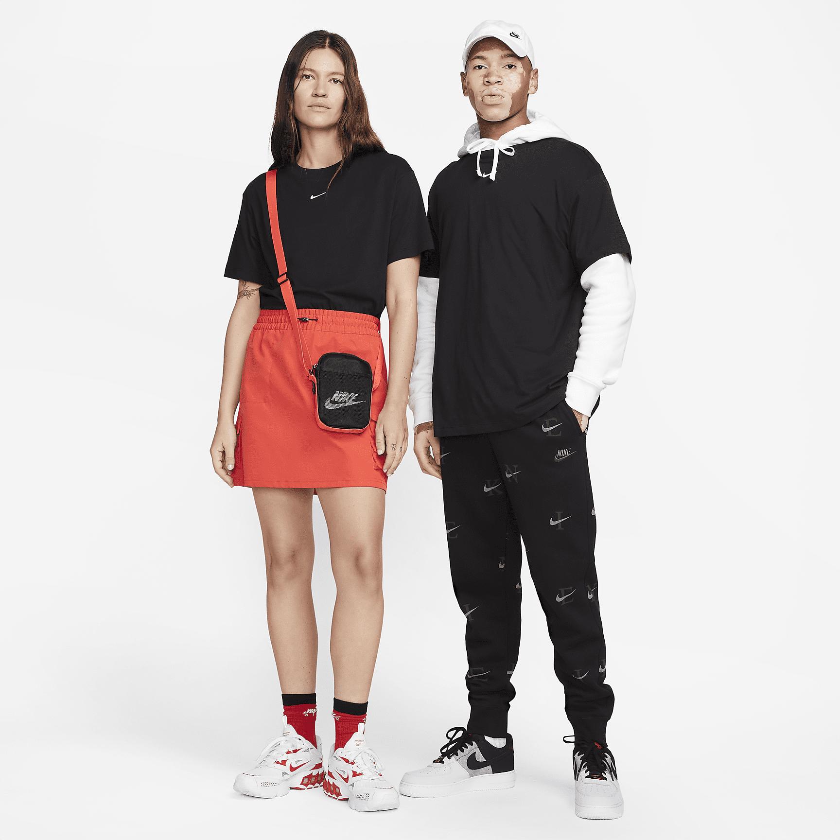 Nike Sportswear Essentials Women's T-Shirt Product Image