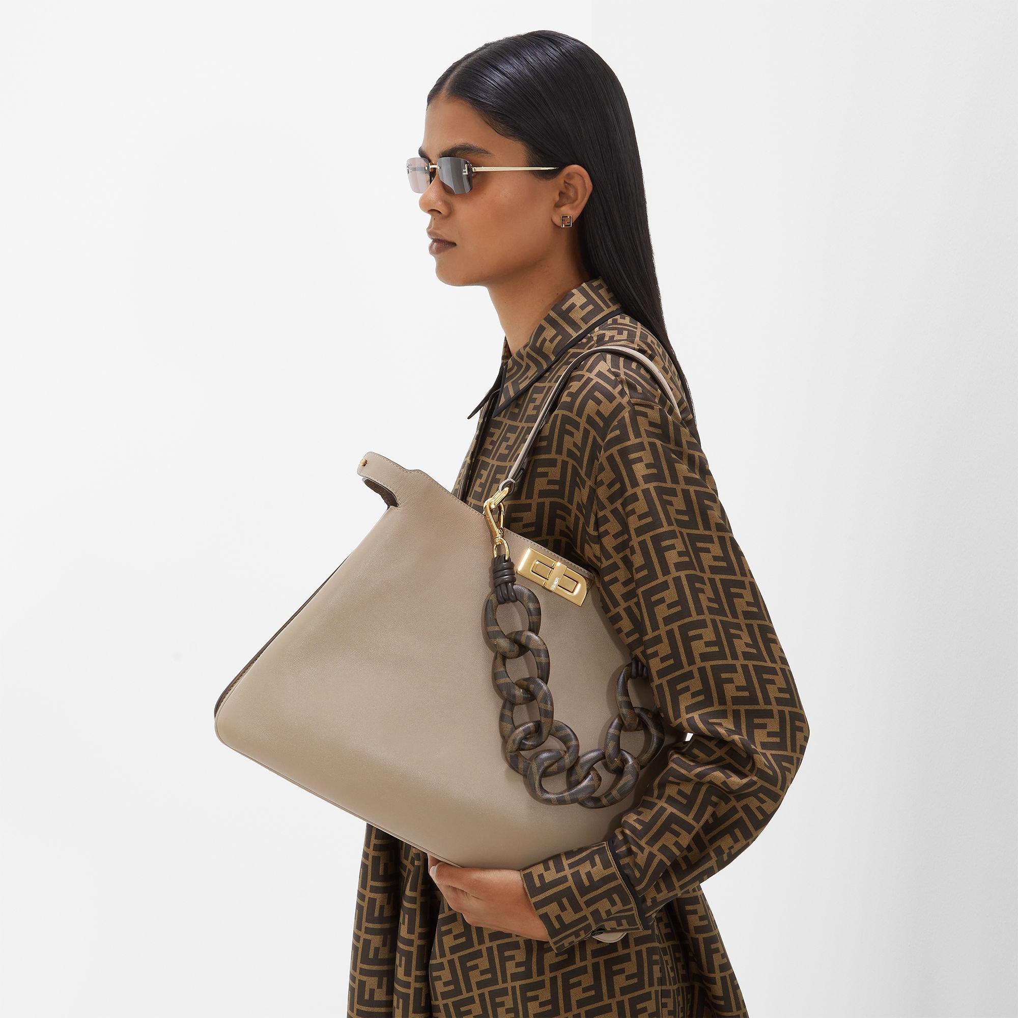 FF ShawlDove gray silk and wool shawl Product Image