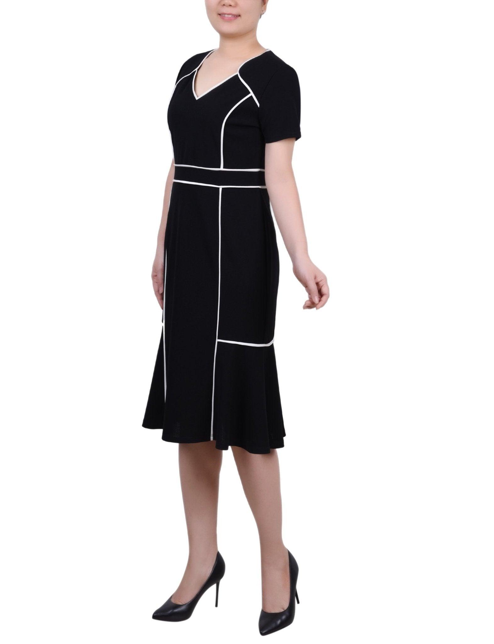 Black White Short Sleeve Piped Detail Dress Product Image