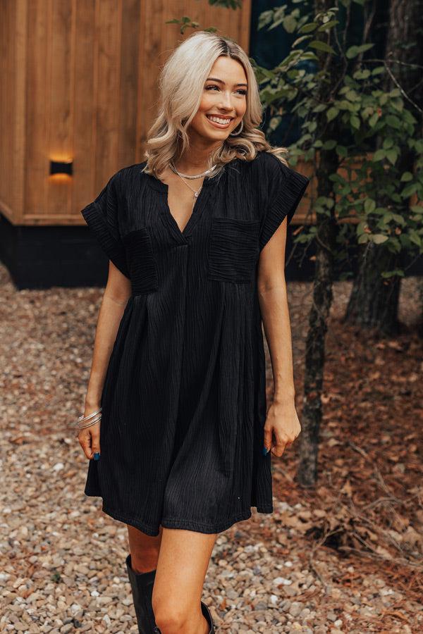 Long Weekend Wonderful Shift Dress In Black Product Image