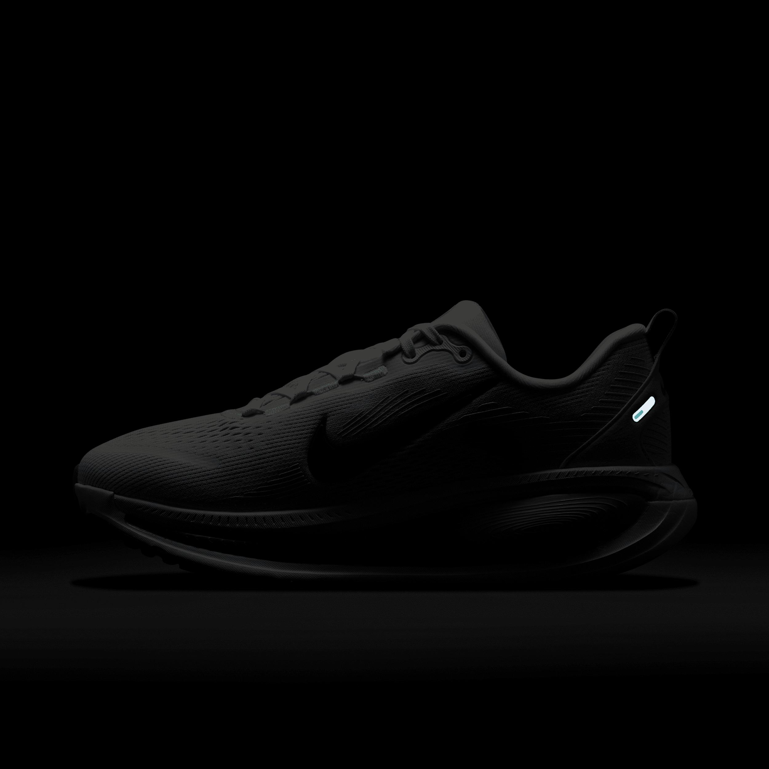 Nike Womens Vomero 18 Road Running Shoes | HM6804-103 Product Image