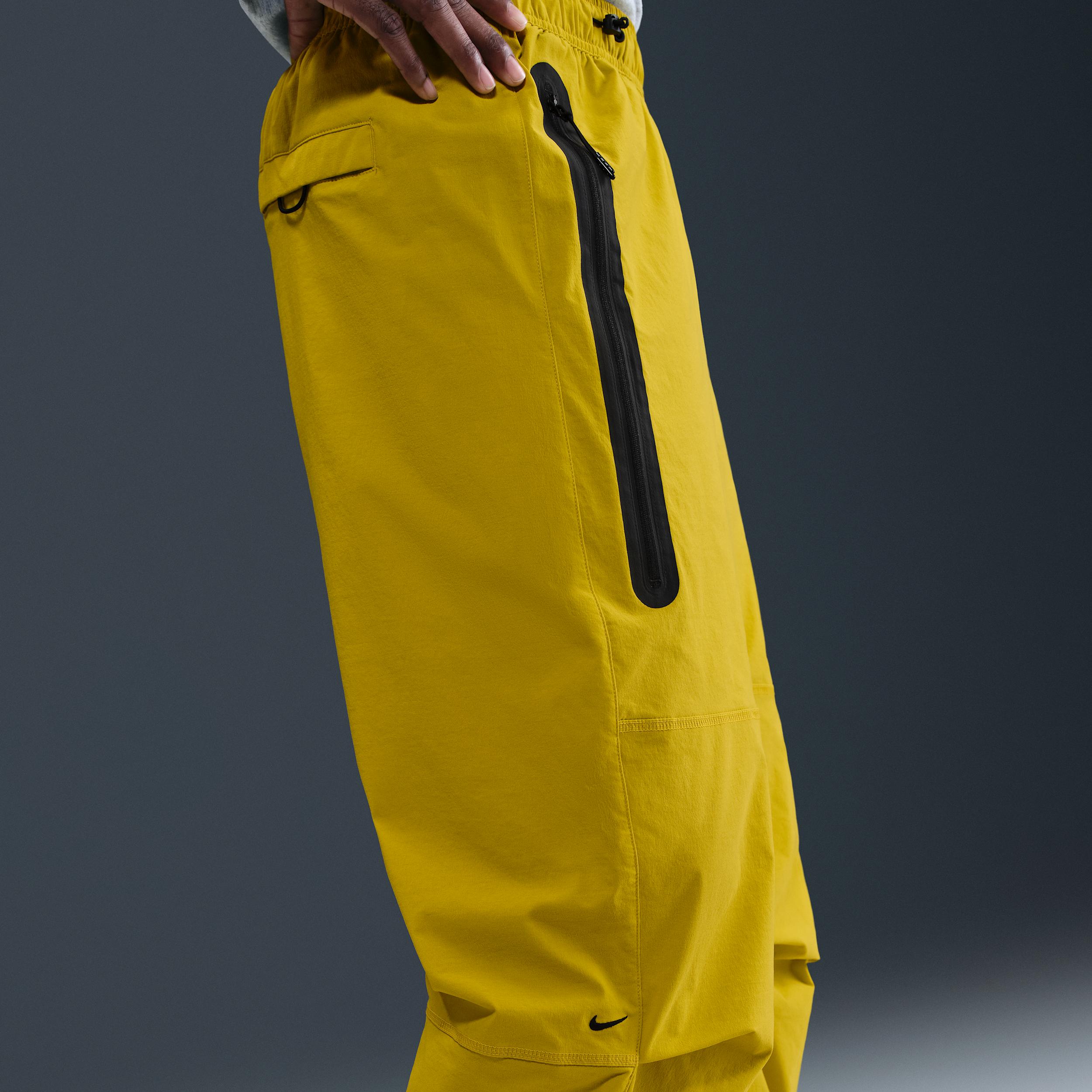 Nike Mens Tech Woven Oversized Pants | HM7158-726 Product Image
