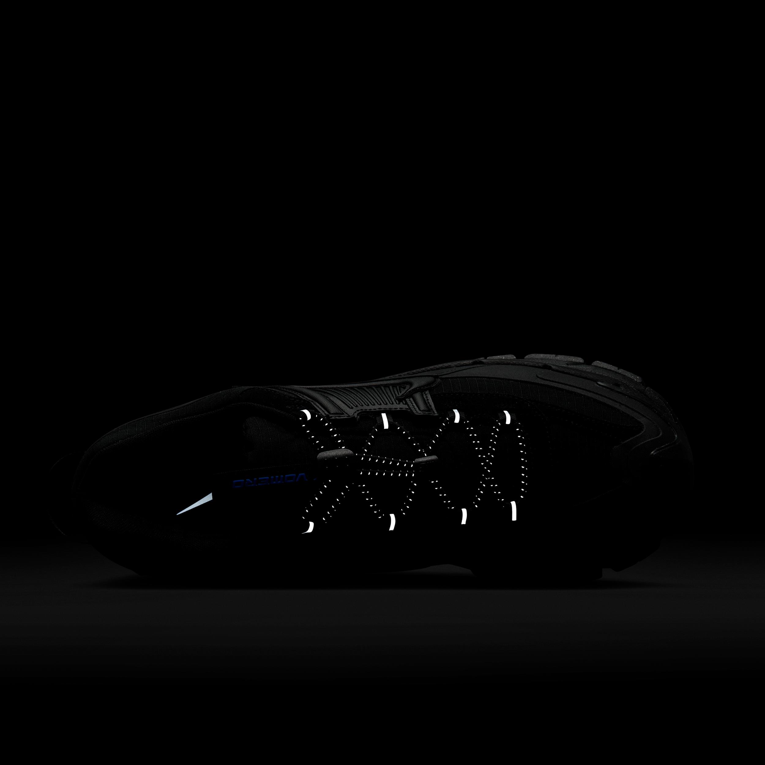 Nike Men's Zoom Vomero Roam Winterized Shoes Product Image