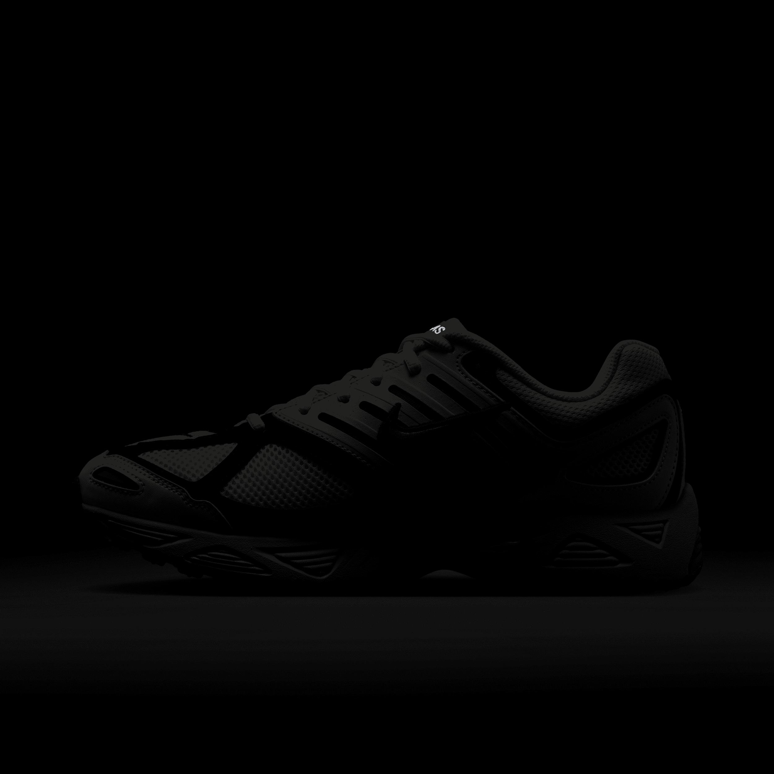 Nike Men's Air Pegasus 2005 Shoes Product Image