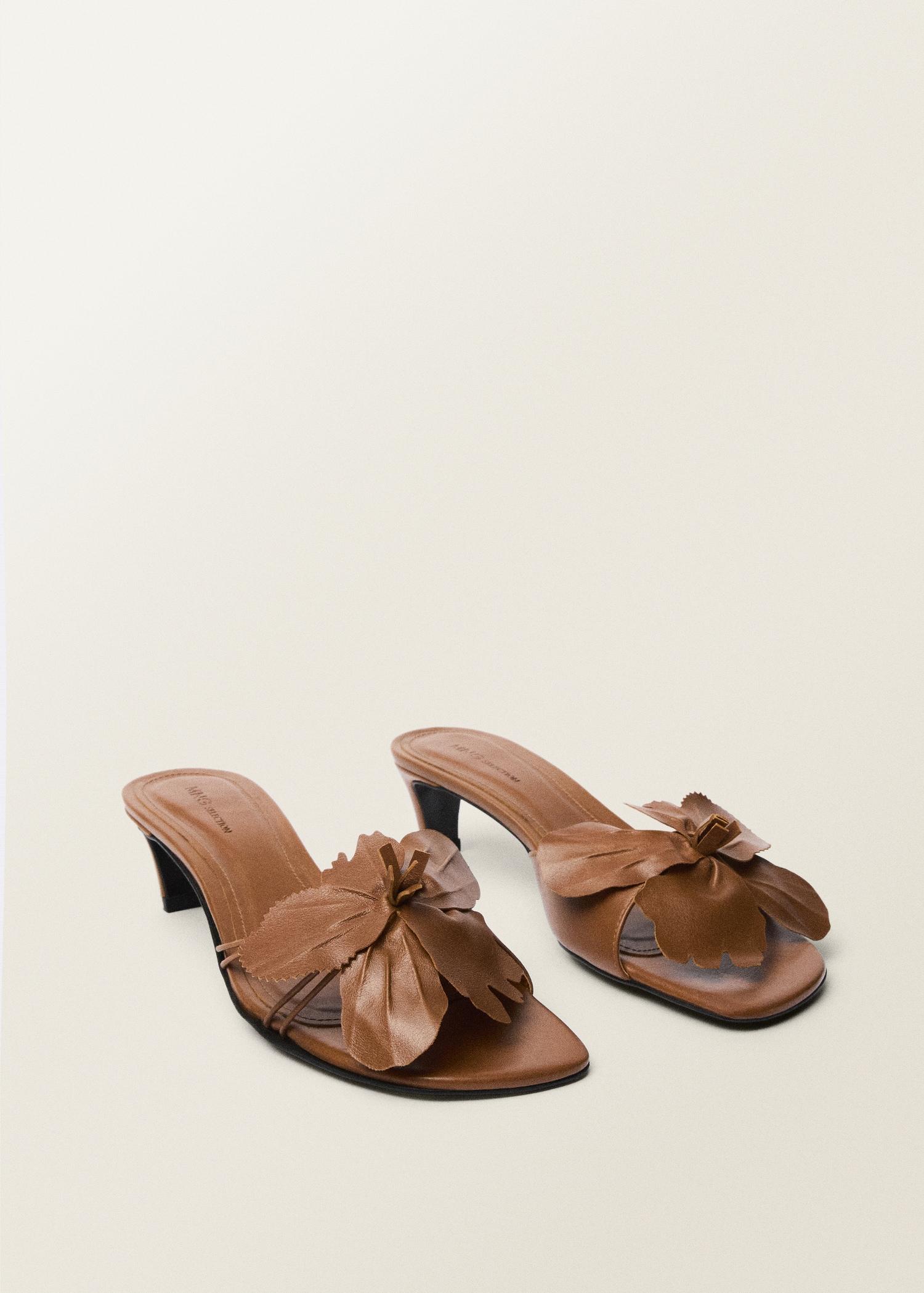 Leather heeled sandals with flower detail - Women | MANGO USA Product Image