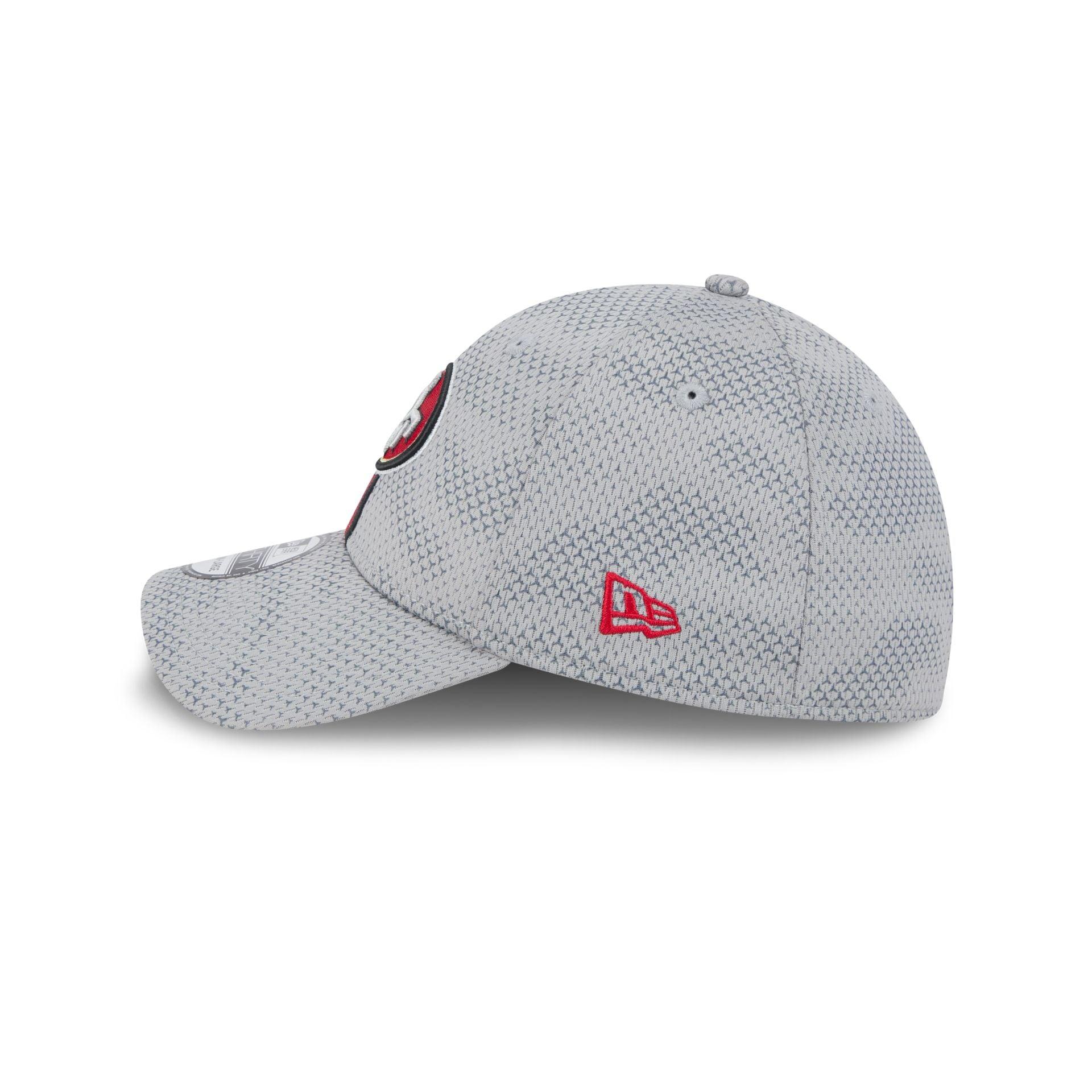 San Francisco 49ers 2024 Sideline Gray 39THIRTY Stretch Fit Hat Male Product Image