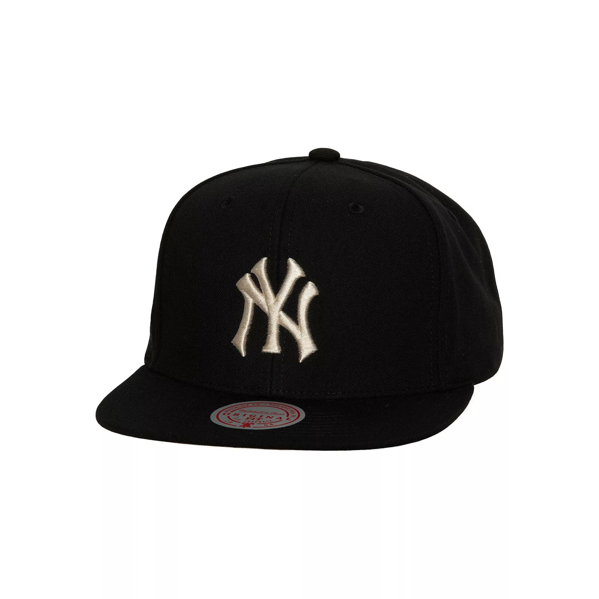 Men's Mitchell & Ness Black New York Yankees Cooperstown Collection True Classics Snapback Hat Product Image