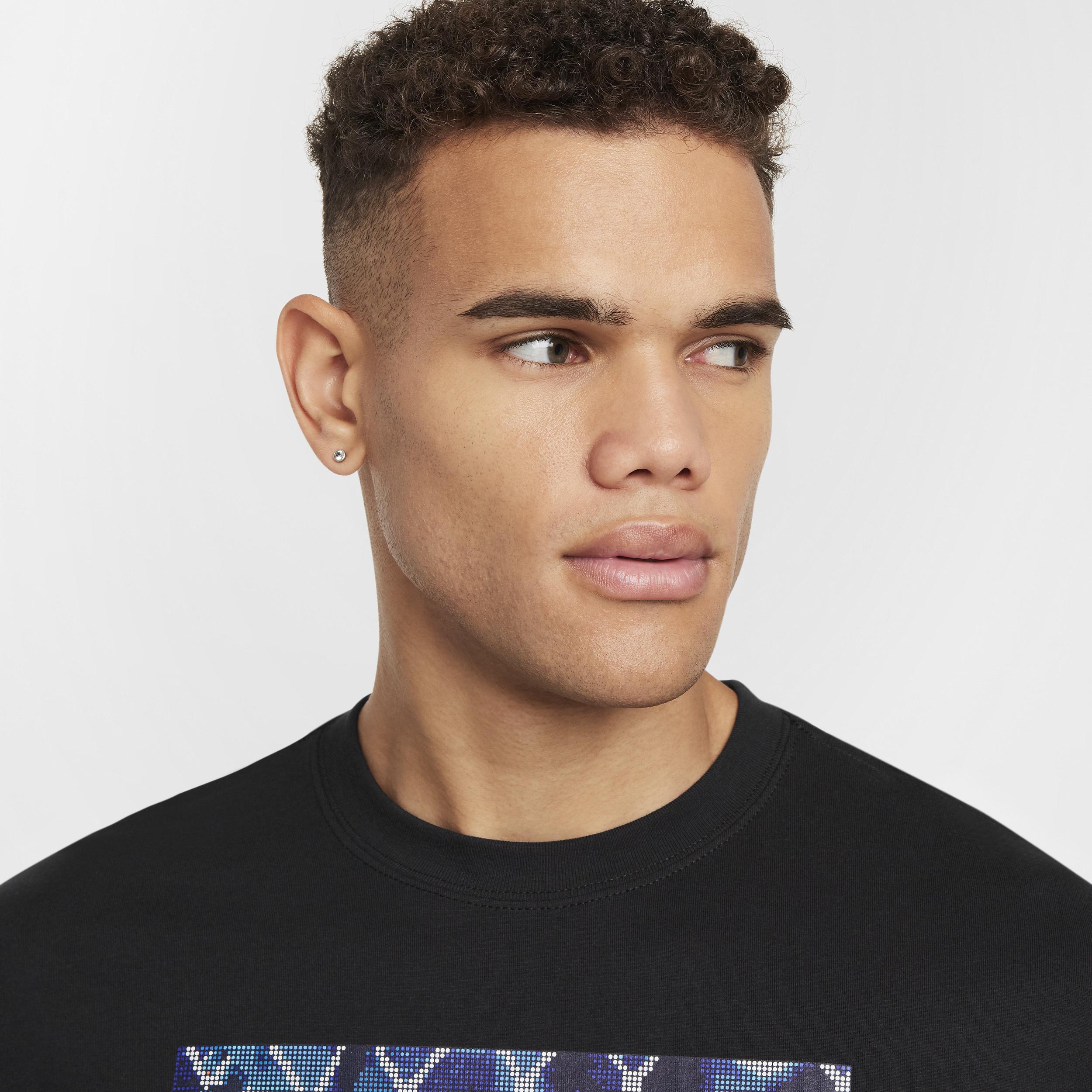 Nike Men's Max90 Basketball T-Shirt Product Image