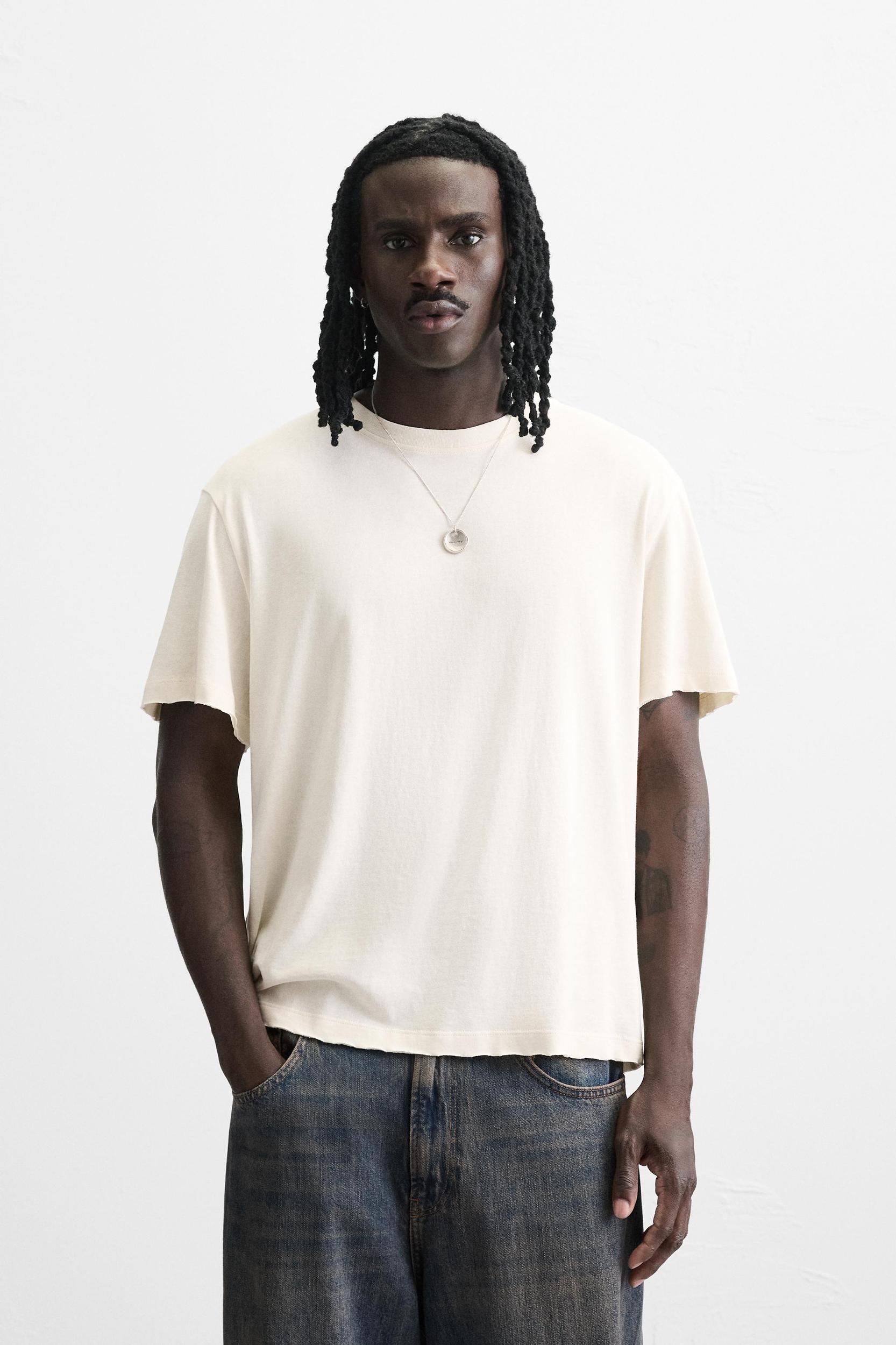 IRREGULAR TEXTURED T-SHIRT Product Image