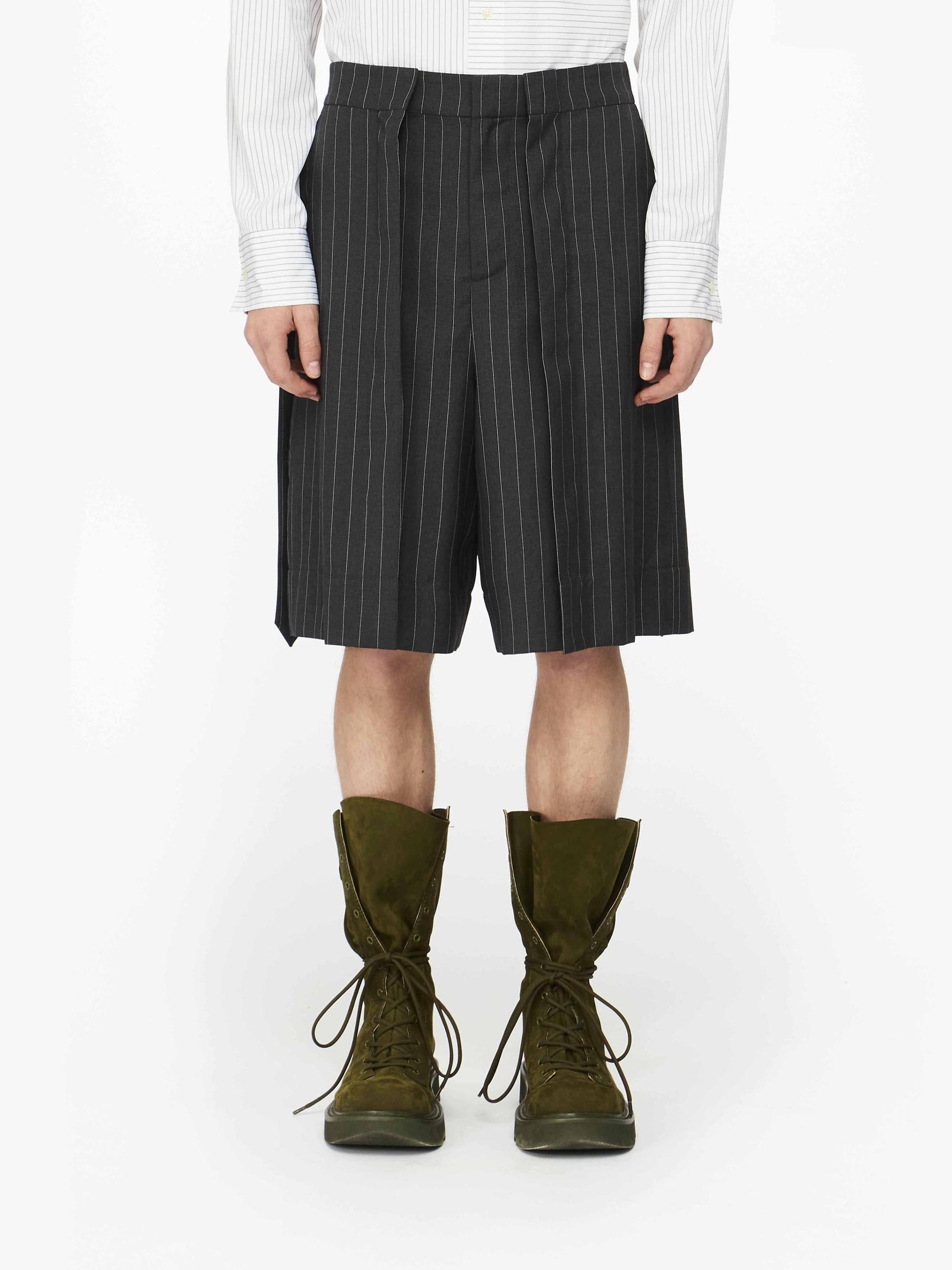 FOLDED FRONT PLEAT SHORTS Product Image