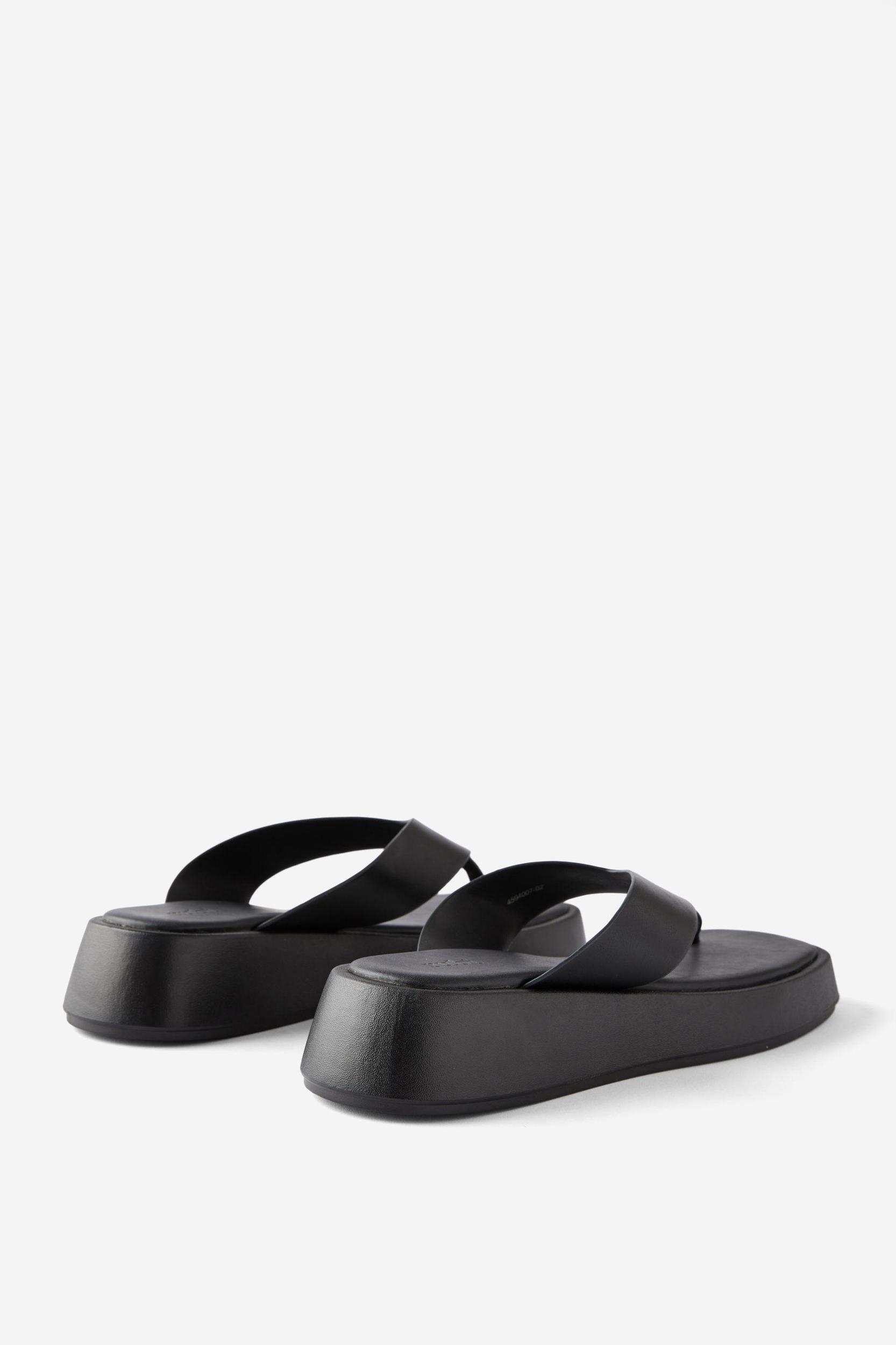 Byron Flatform Sandal Product Image
