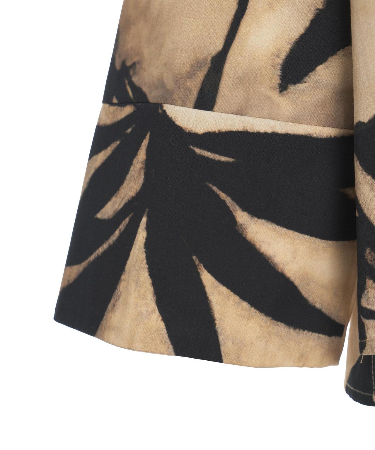 Blouse with floral pattern Product Image