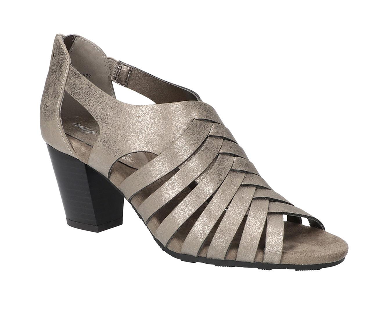 Women's Easy Street Vanni Pumps Product Image