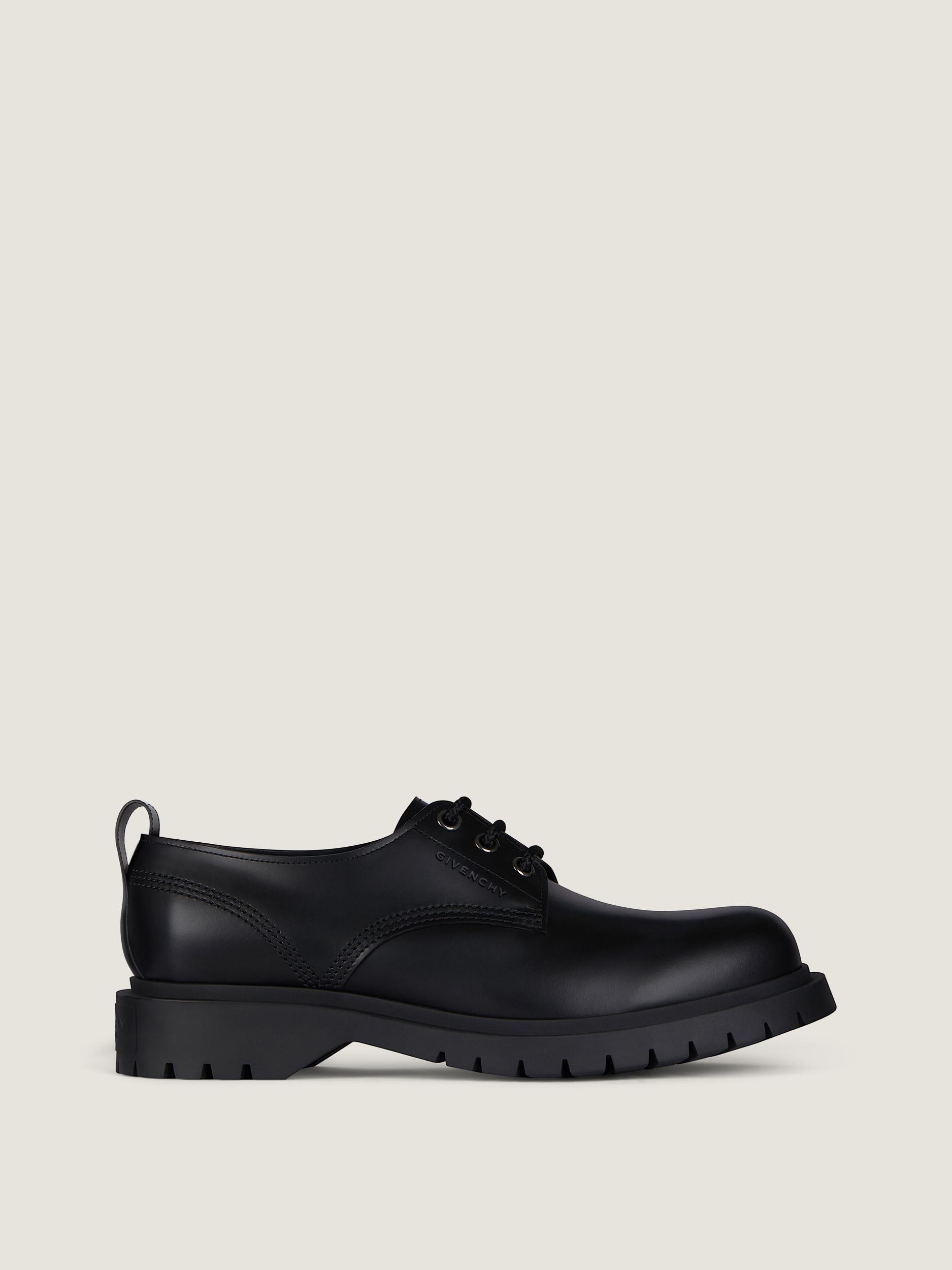 Derbies in leather Product Image