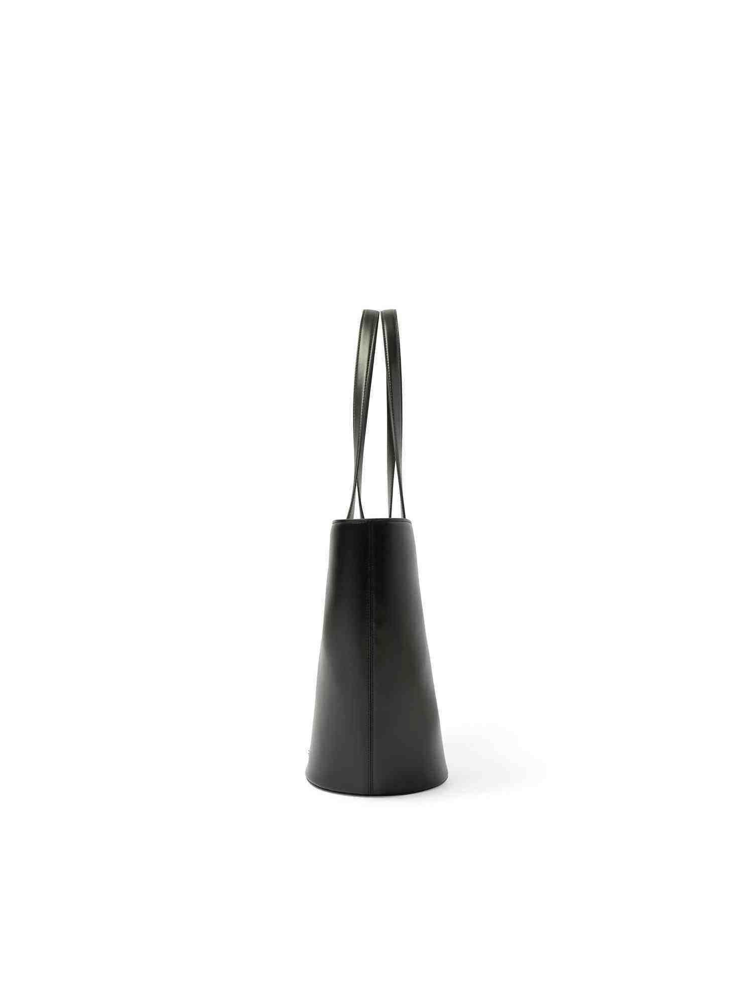 JACQUEMUS The Medium Bambola Asymmetric Leather Bucket Bag In Black 990 Product Image