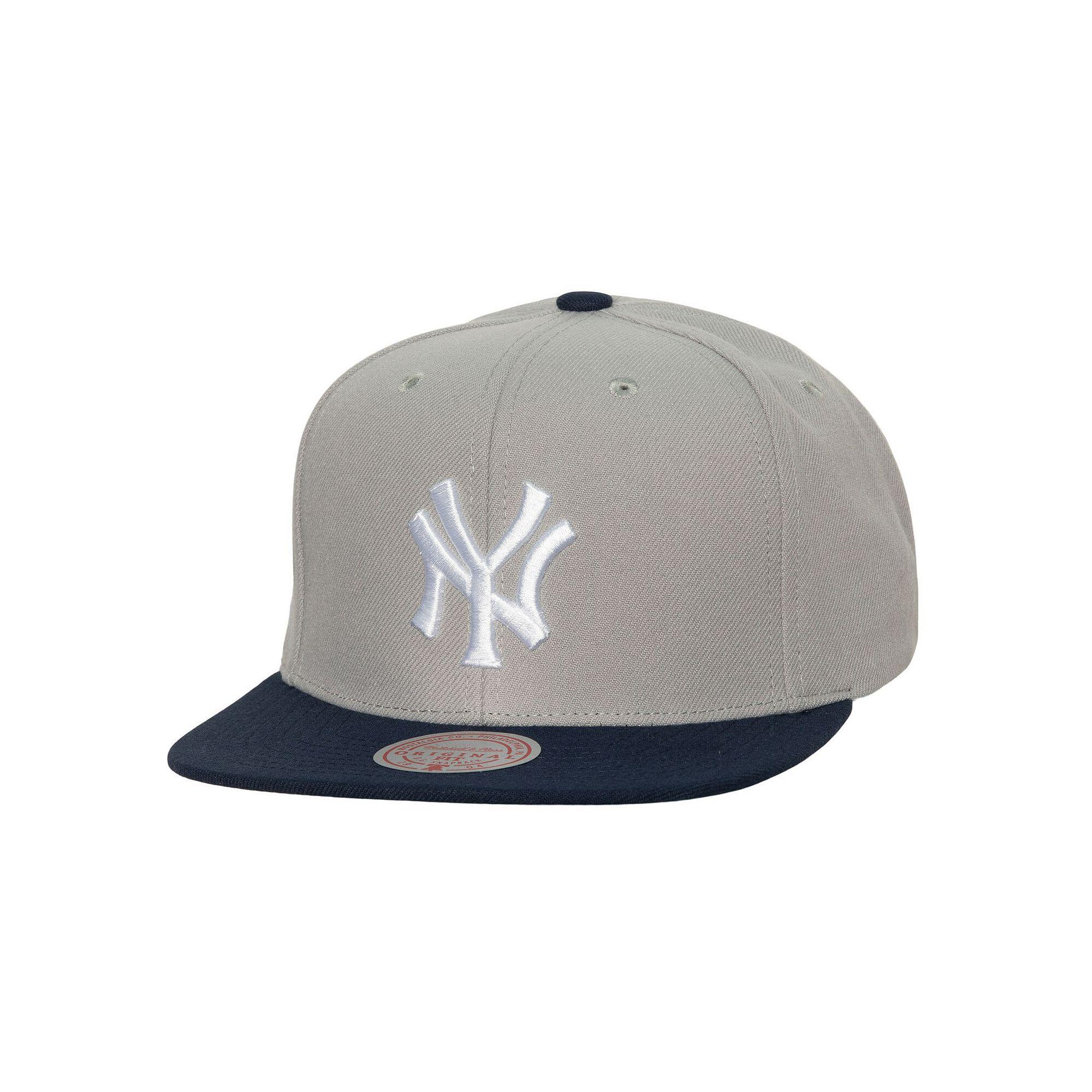 Men's Mitchell & Ness Gray New York Yankees Cooperstown Collection Away Snapback Hat, Grey Product Image