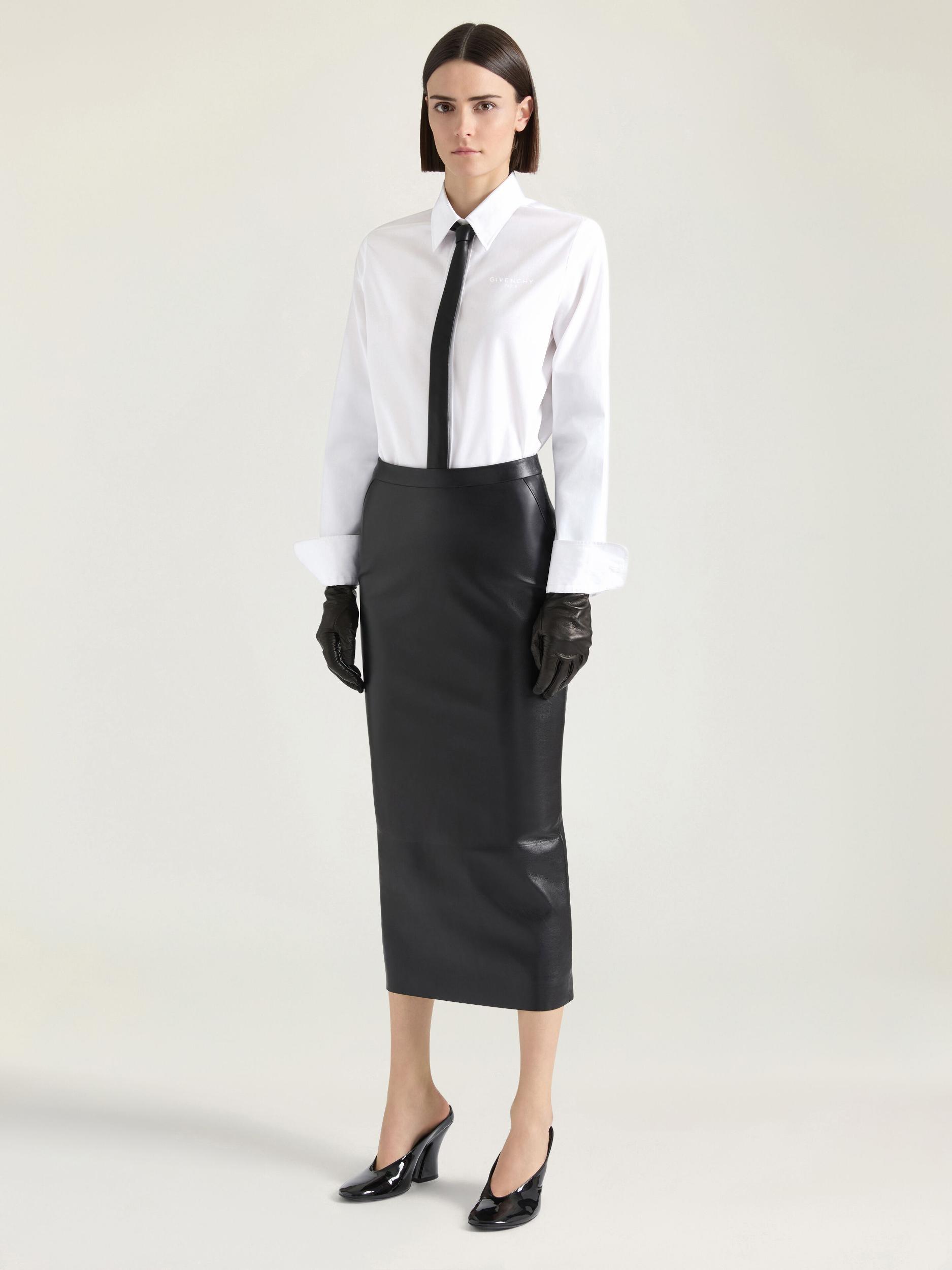 Mid-length kick back skirt in nappa leather Product Image