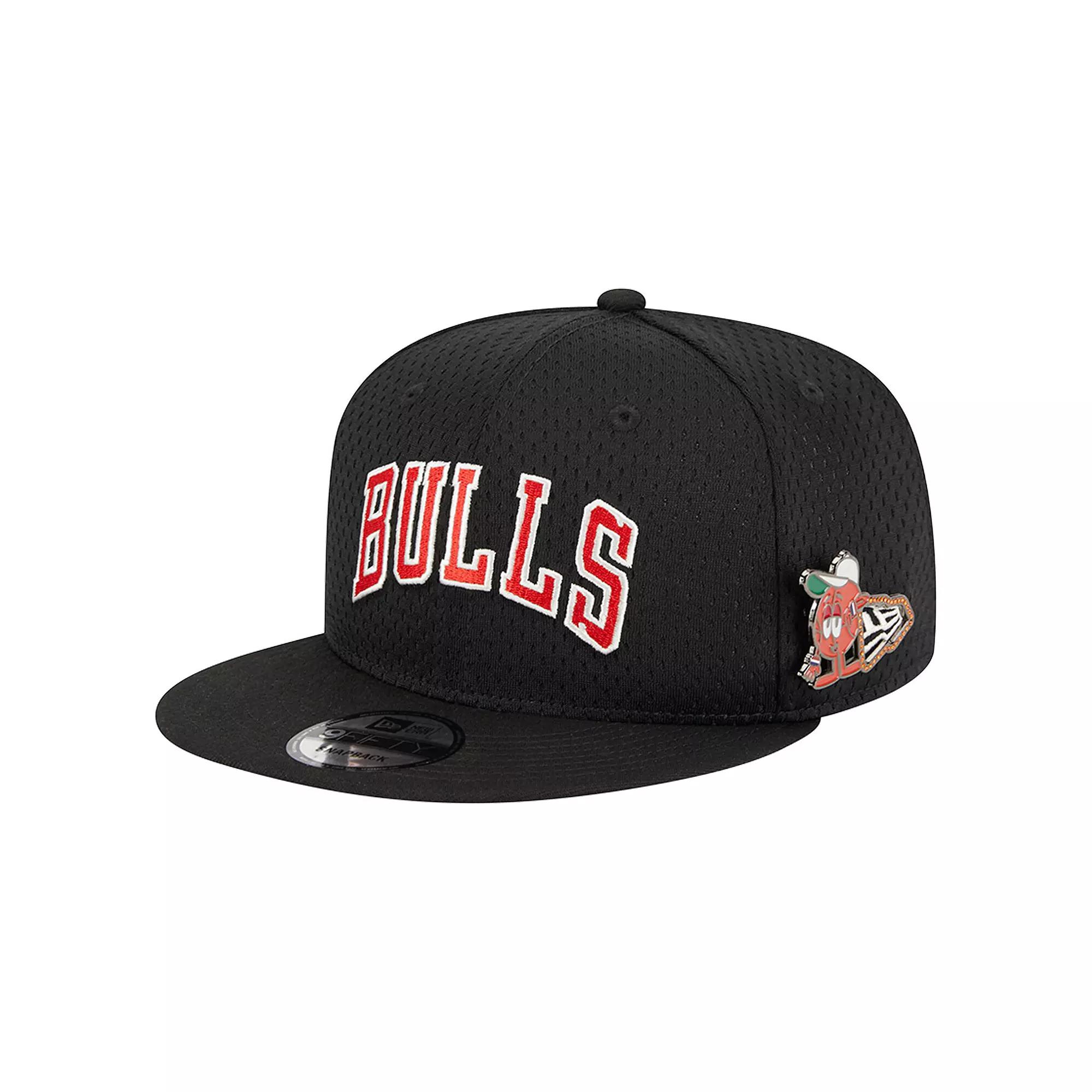 Men's New Era Black Chicago Bulls Post-Up Pin Mesh 9FIFTY Snapback Hat Product Image
