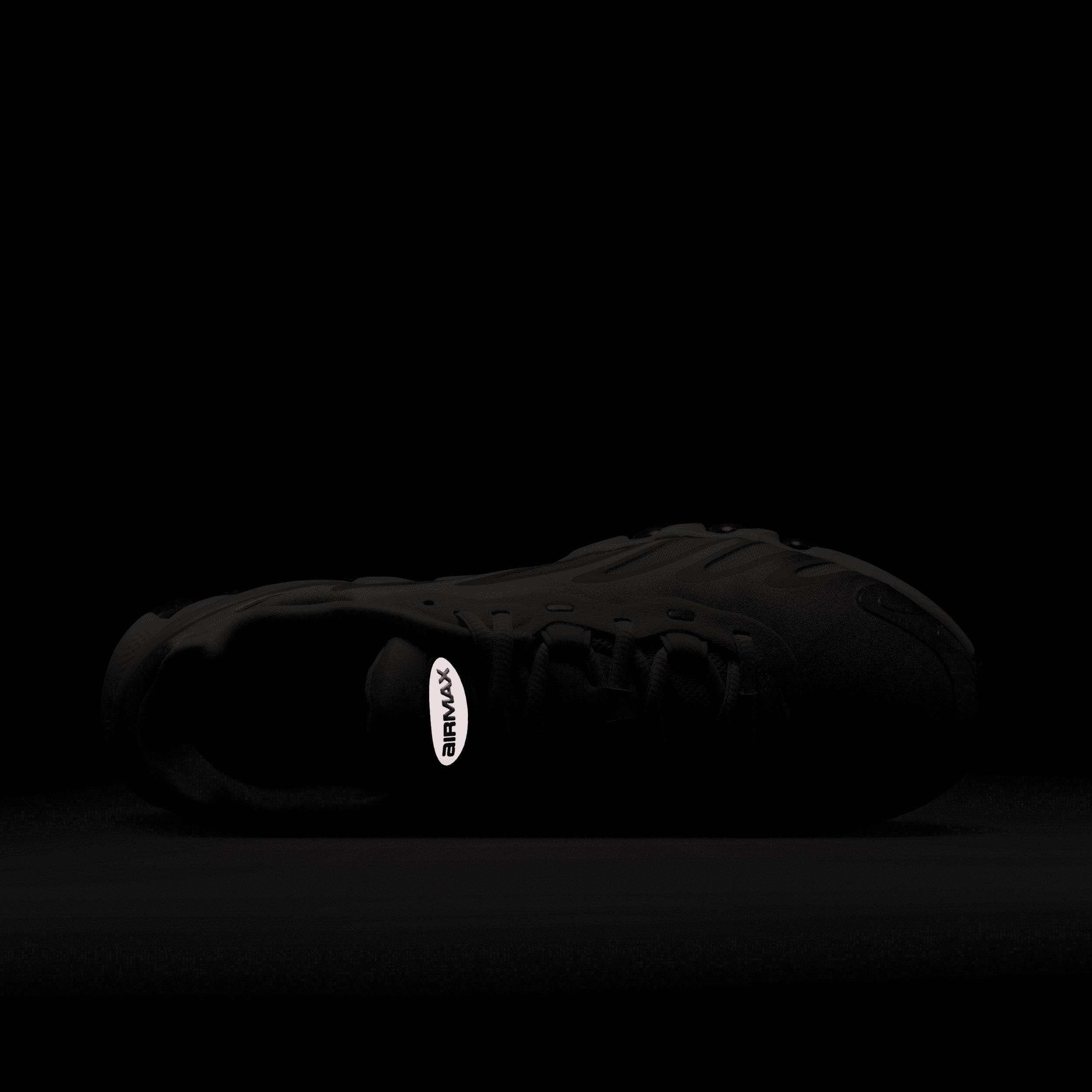 Nike Womens Air Max Dn Shoes | HF5509-900 Product Image