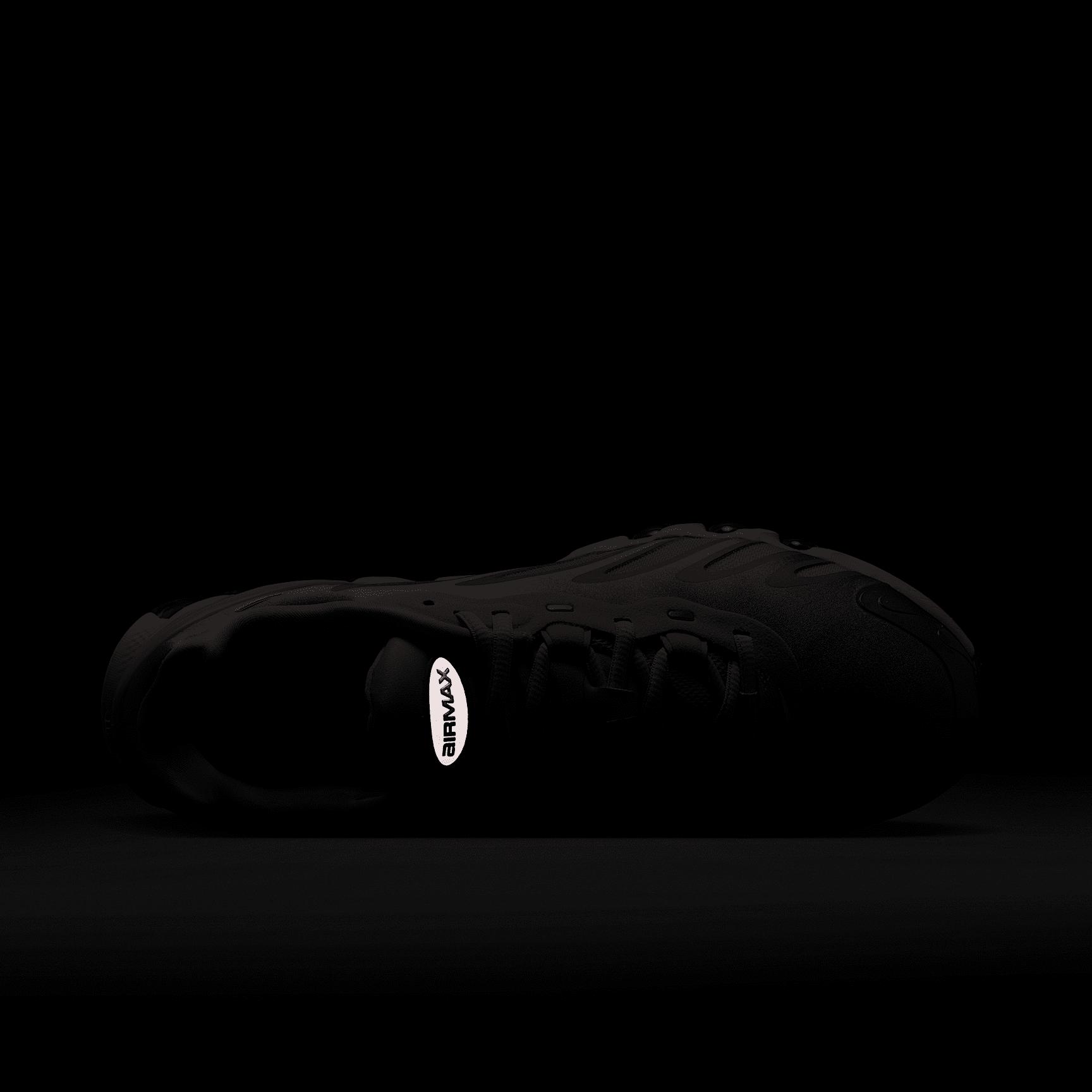 Nike Womens Air Max Dn Shoes | HF5509-900 Product Image