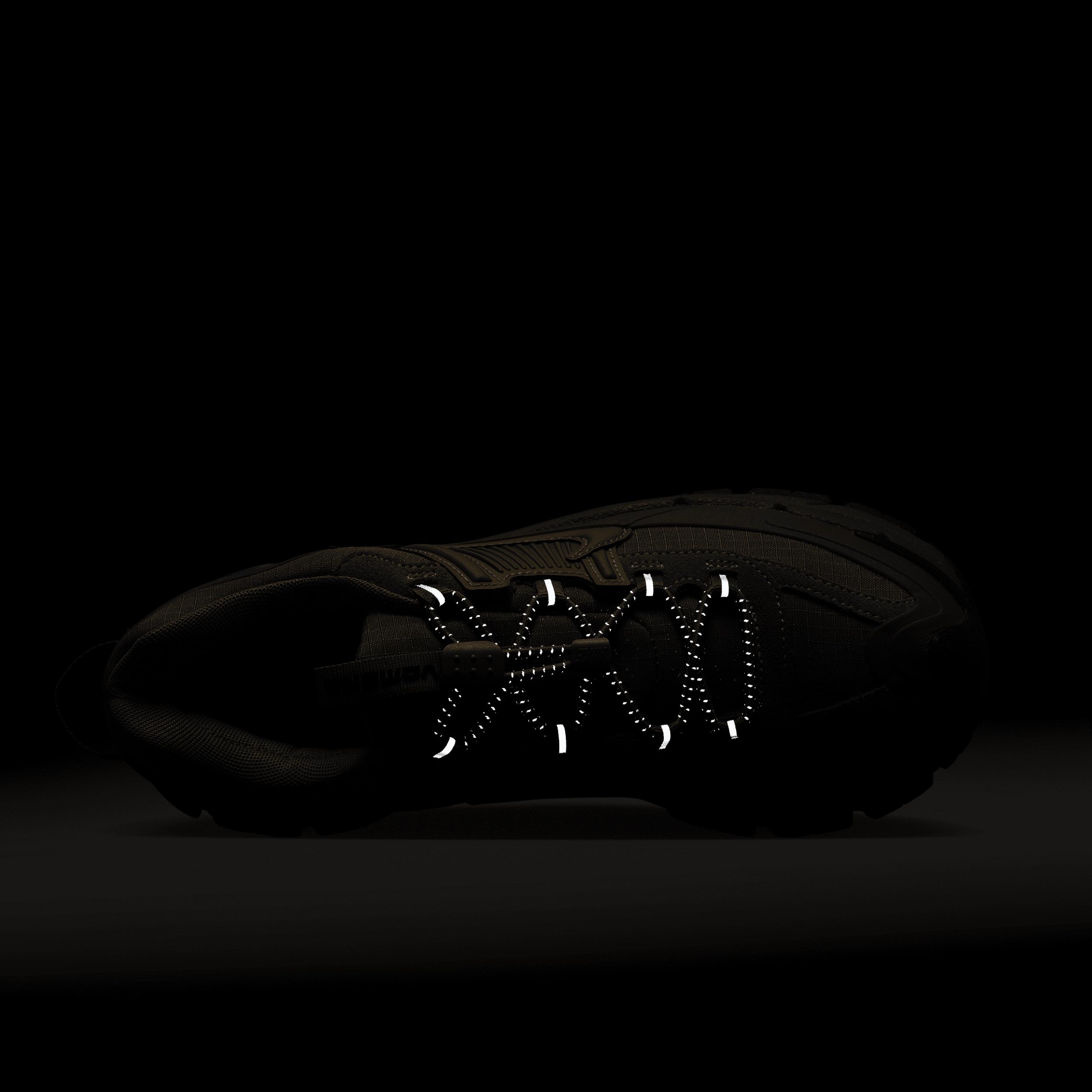 Nike Women's Zoom Vomero Roam Winterized Shoes Product Image