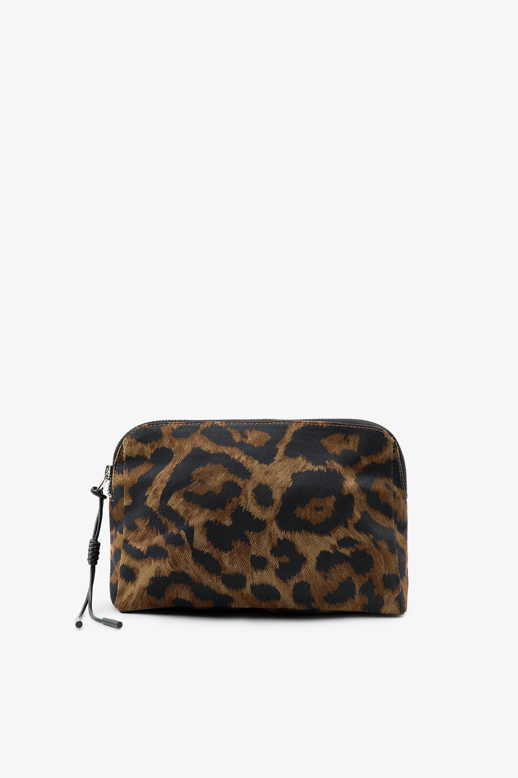 ANIMAL PRINT TWILL TOILETRY BAG Product Image