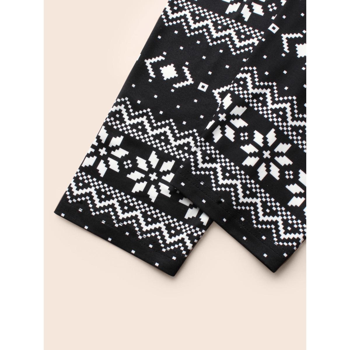 Plus Size Snowflakes Printed High-Waist Stretchy Leggings Women BlackFlower Casual High stretch Skinny Mid Rise Everyday Leggings BloomChic 18-20/2X Product Image