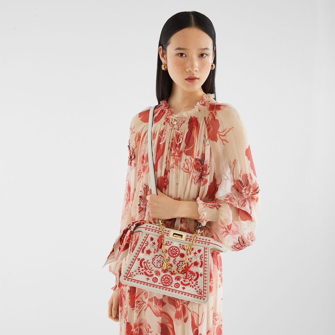 Peekaboo ISeeU SmallCanvas bag with Coral Bandana embroidery Product Image